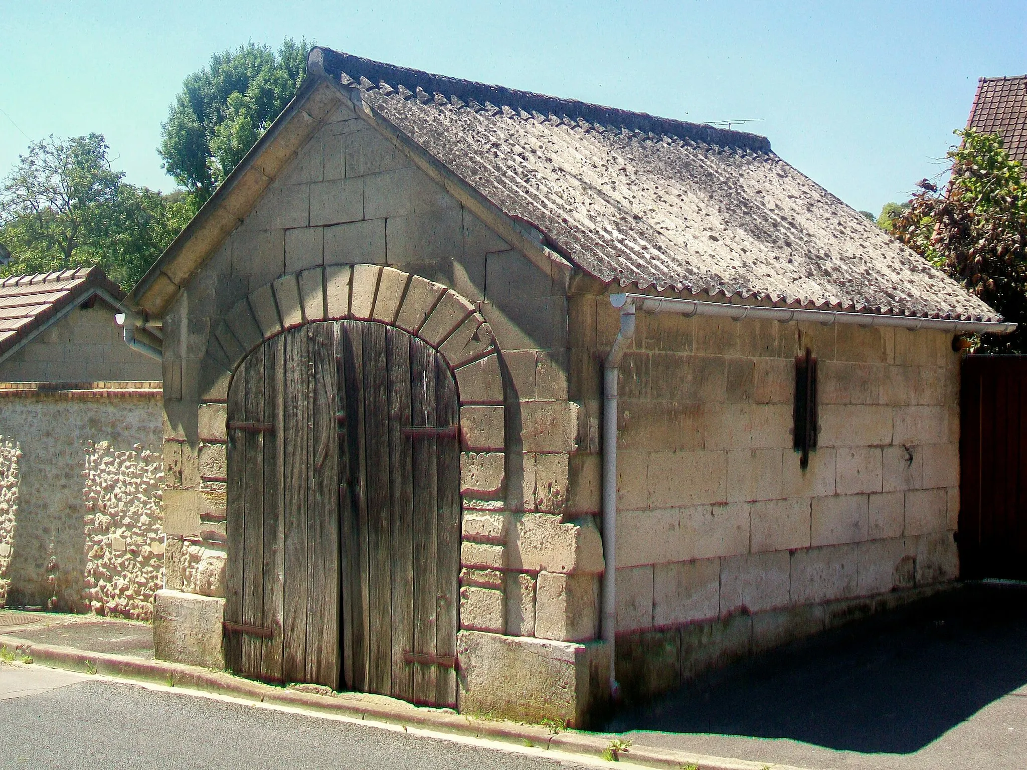 Photo showing: Ancienne remise de la pompe à incendie, rue Wilfried-Pol.