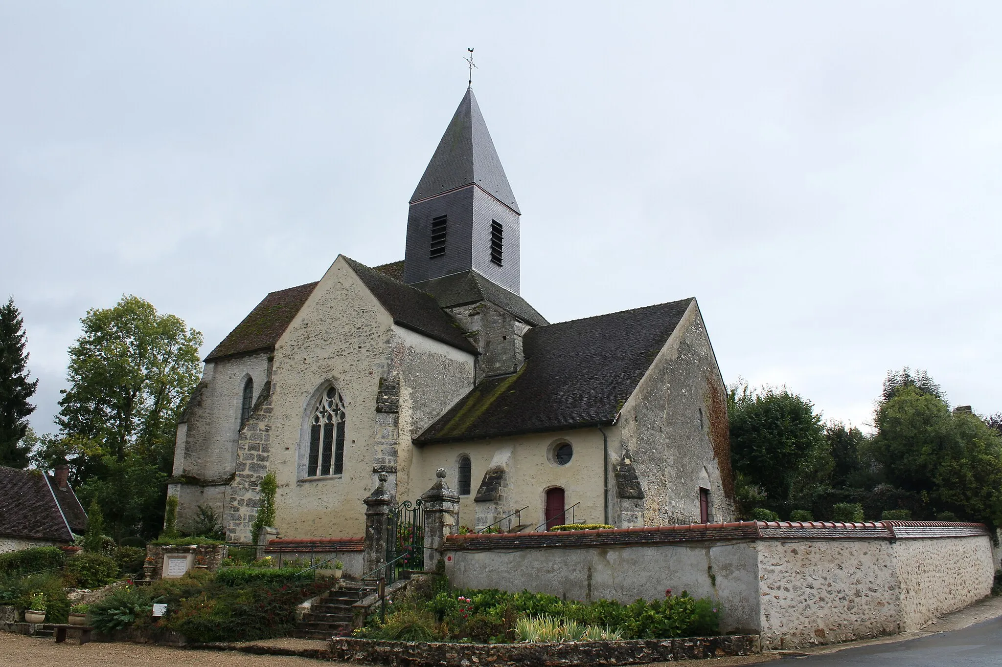 Photo showing: This building is classé au titre des monuments historiques de la France. It is indexed in the base Mérimée, a database of architectural heritage maintained by the French Ministry of Culture, under the reference PA00078875 .