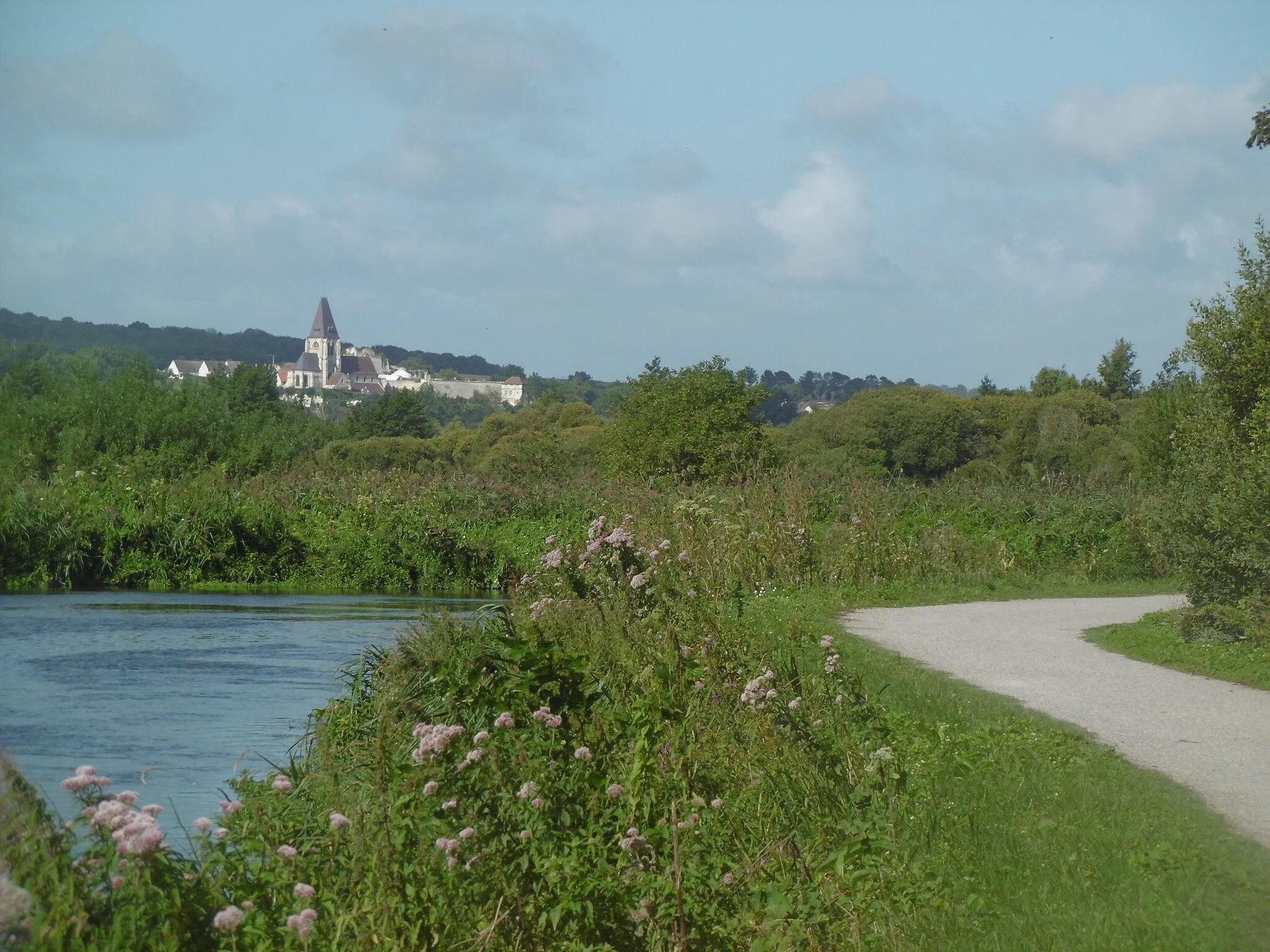 Photo showing: véloroute vue sur Picquigny