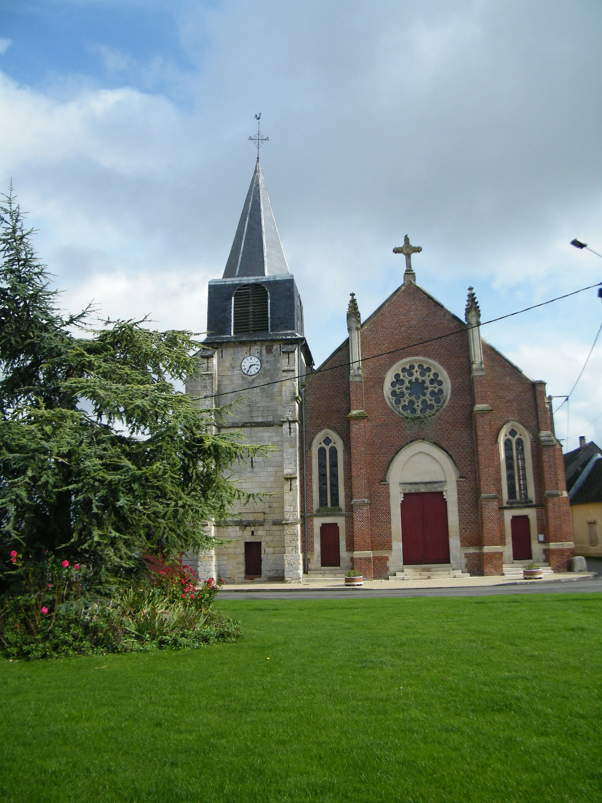 Photo showing: L'église Saint-Pierre de Belleuse, Somme, France.