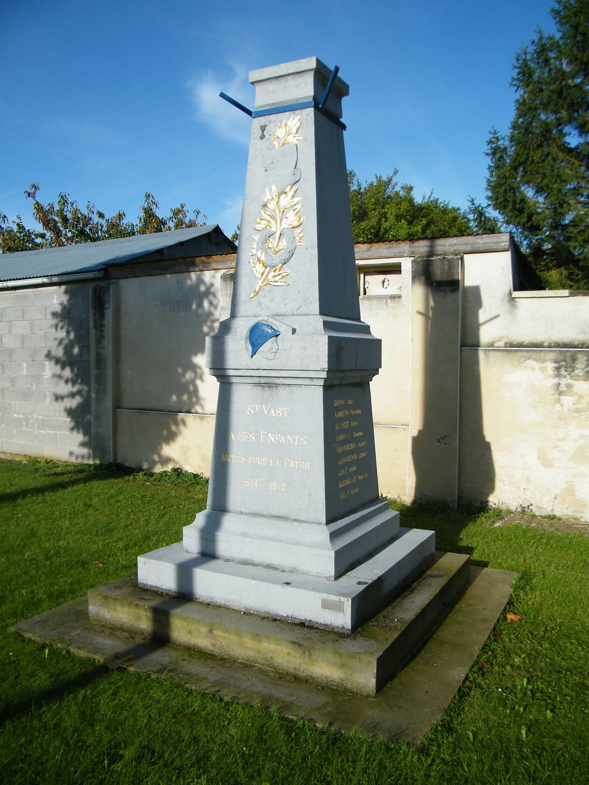 Photo showing: Monument.