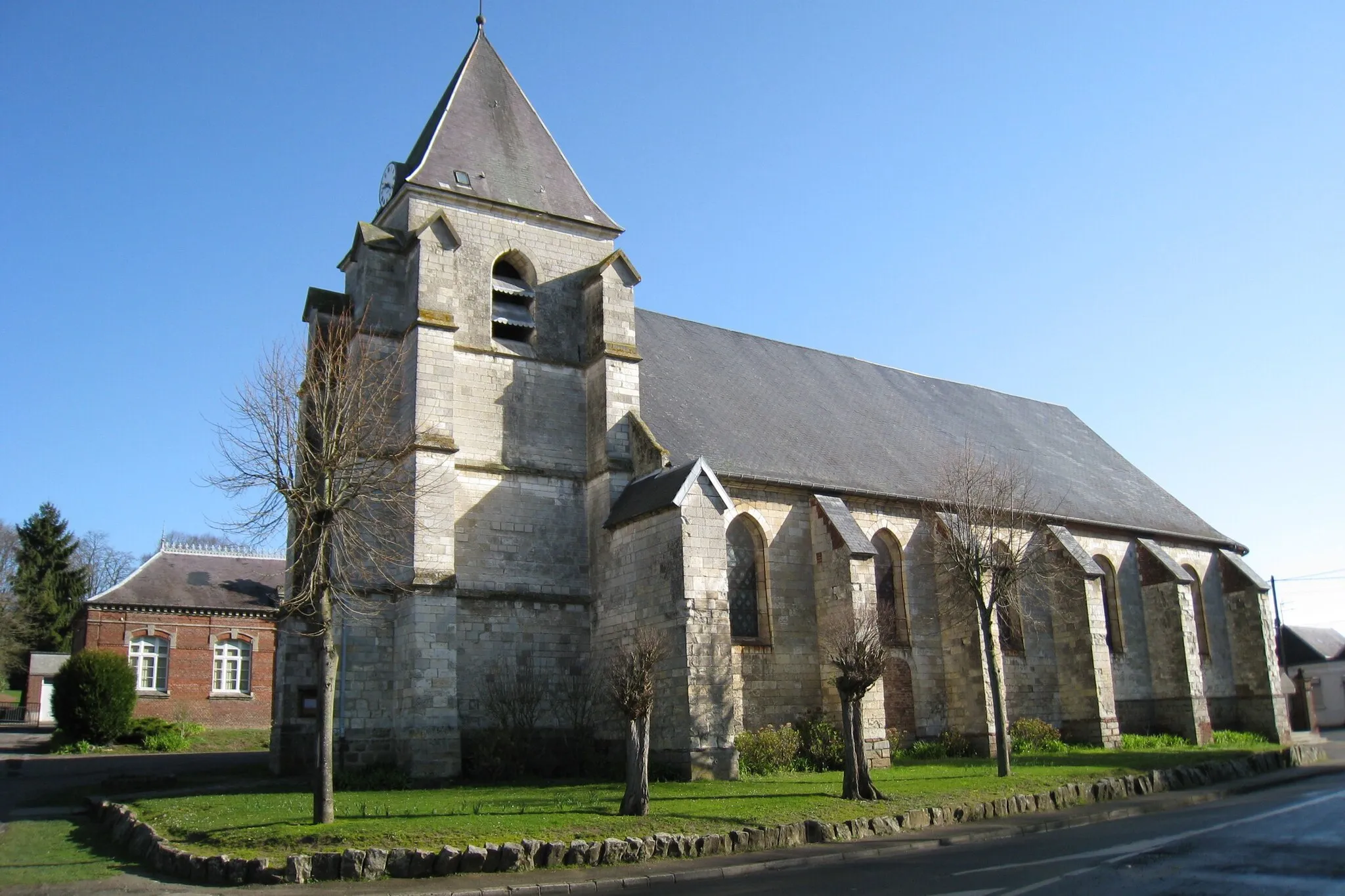 Photo showing: Eglise en pierre de la commune de Warloy-Baillon en France.