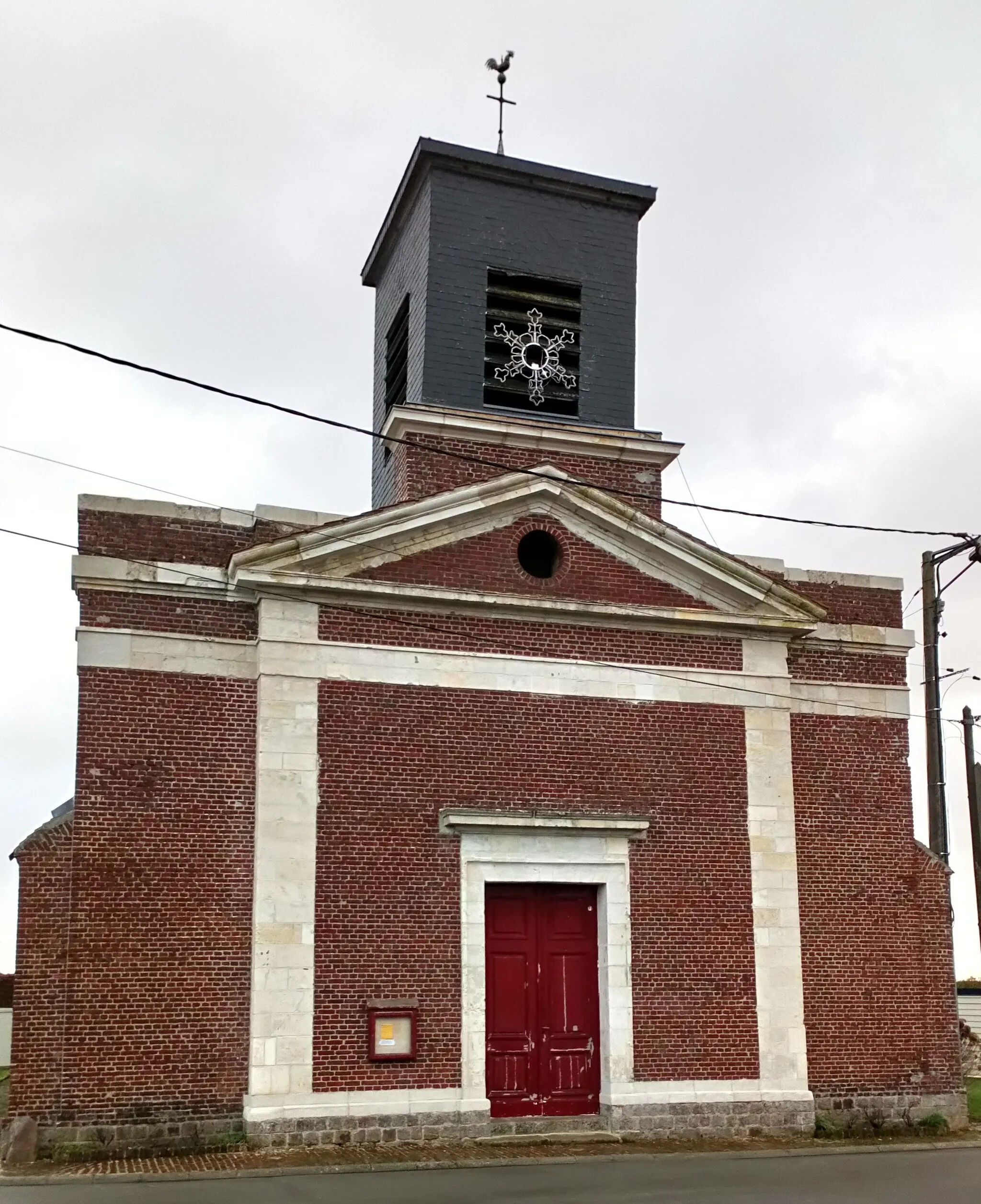 Photo showing: Millencourt (Somme), église Saint-Firmin, façade ouest.