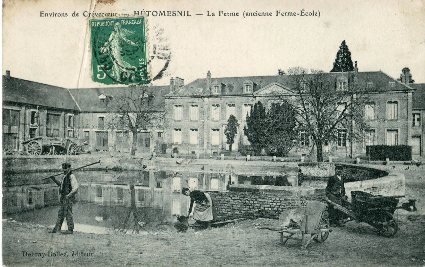 Photo showing: Carte postale ancienne éditée par Debray-Bollez
Environs de Crèvecœur : HÉTOMESNIL - La Ferme (ancienne Ferme-École)