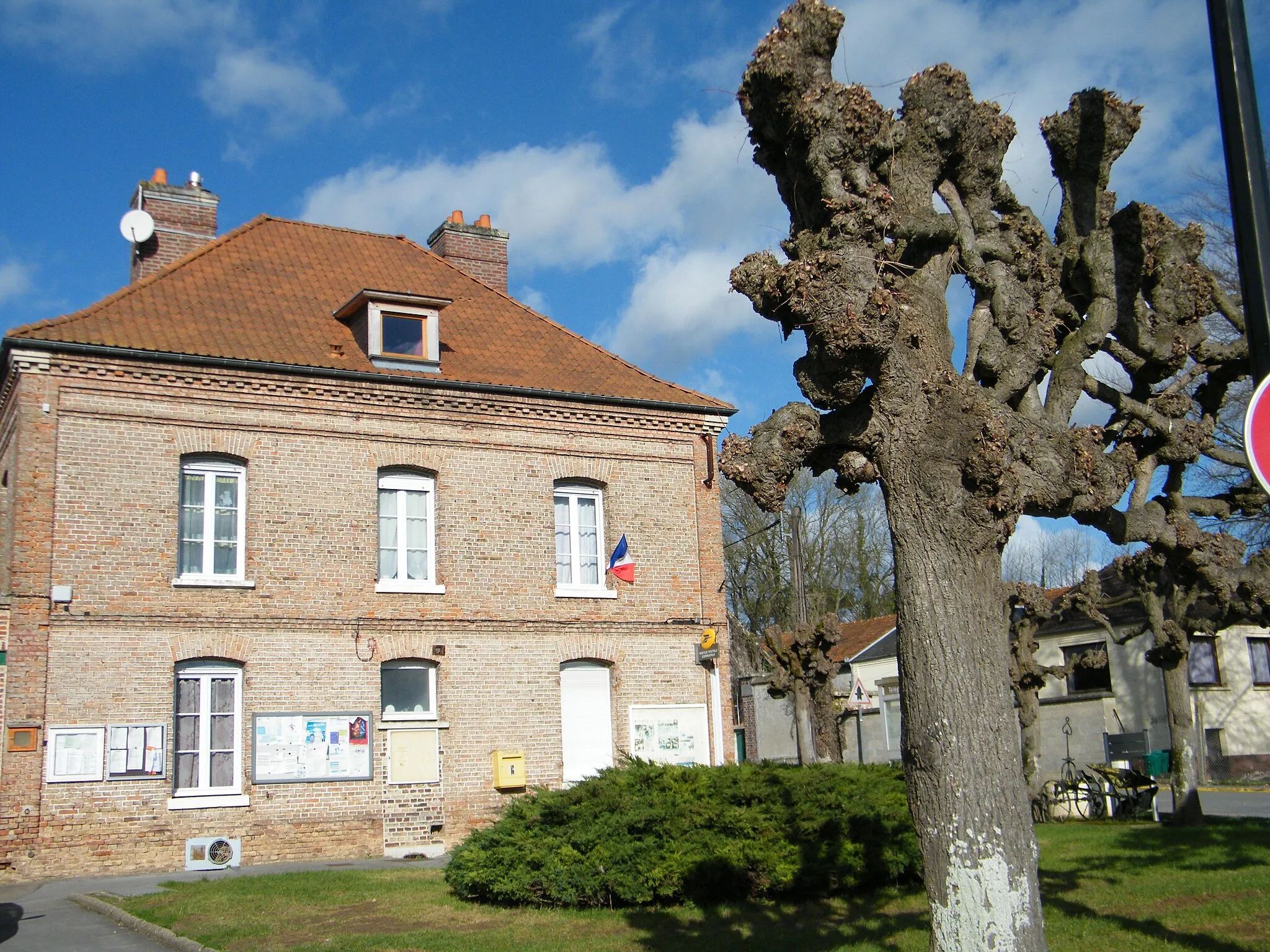 Photo showing: Allery, Somme, France, mairie-école.