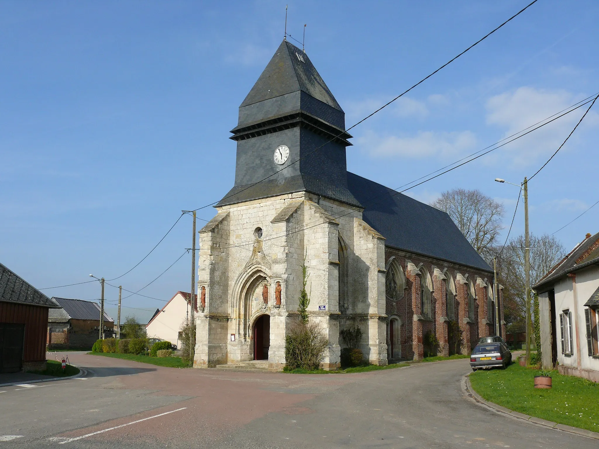 Photo showing: SENTELIE - L'Eglise Saint-Nicolas