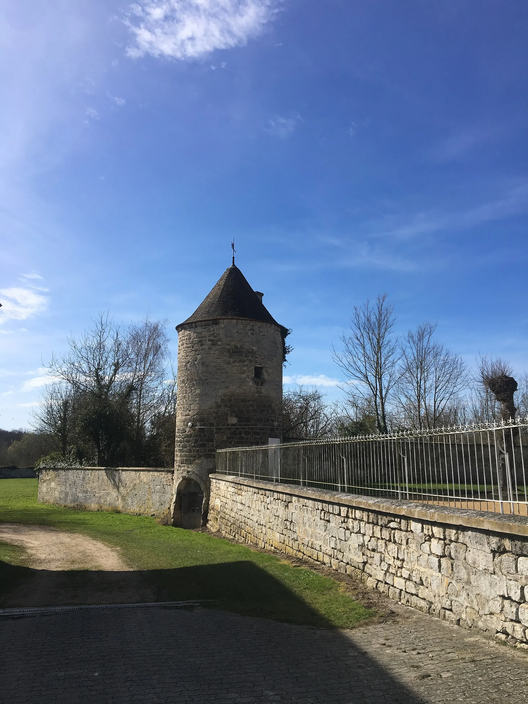 Photo showing: Fortifications de l'abbaye de Saint-Médard de Soissons