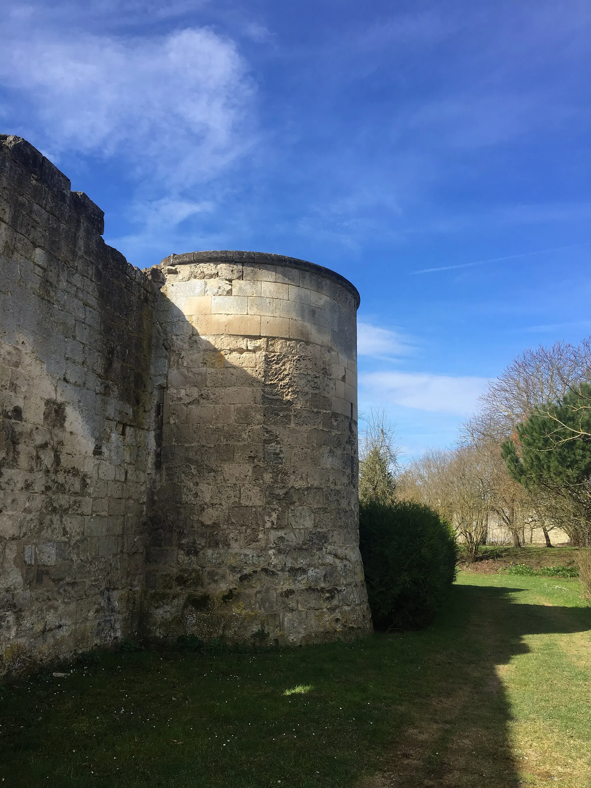 Photo showing: Ancienne Tour de l'abbaye de Saint-Médard de Soissons