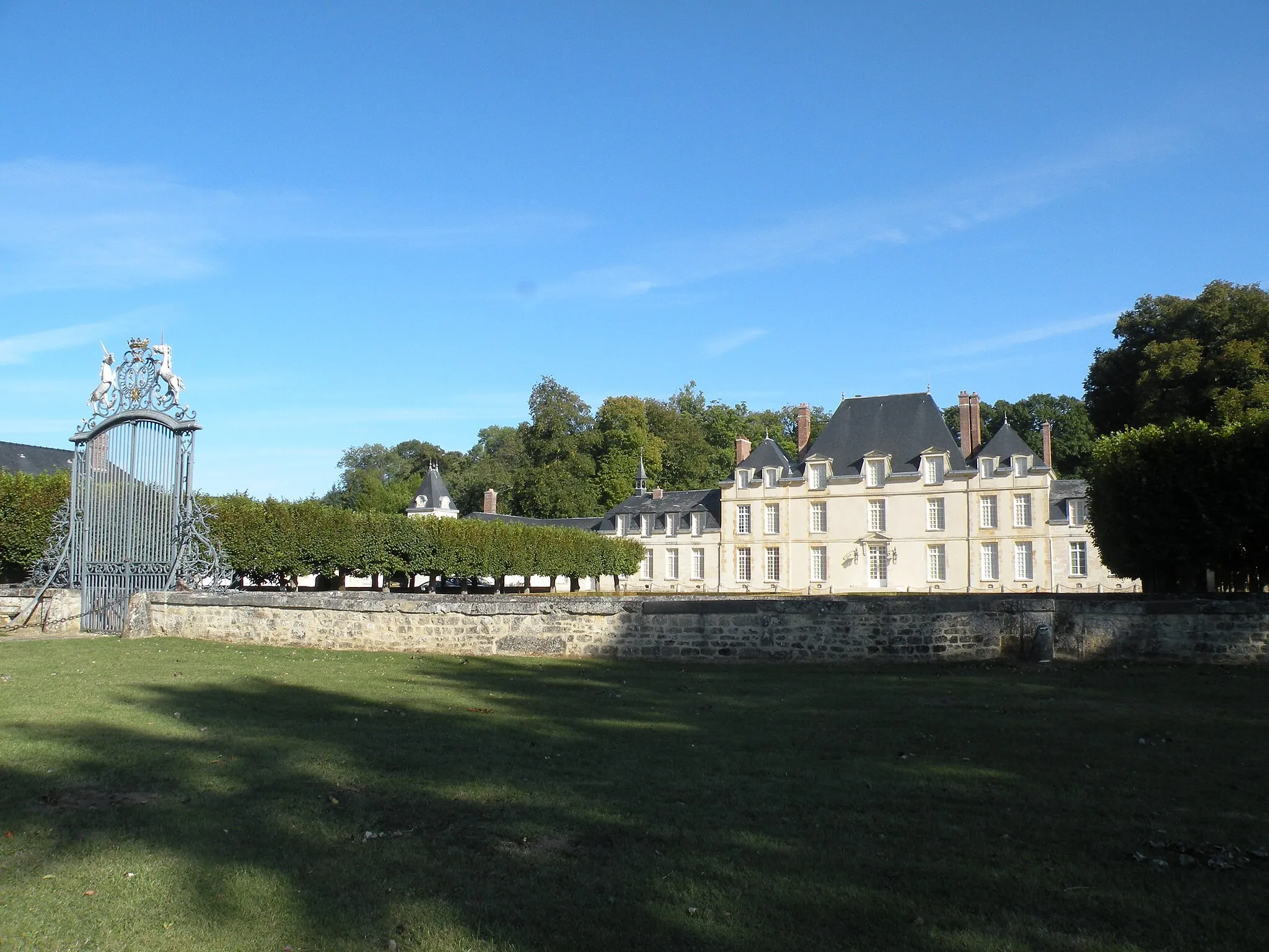 Photo showing: Château de Saint-Cyr (Lavilletertre)