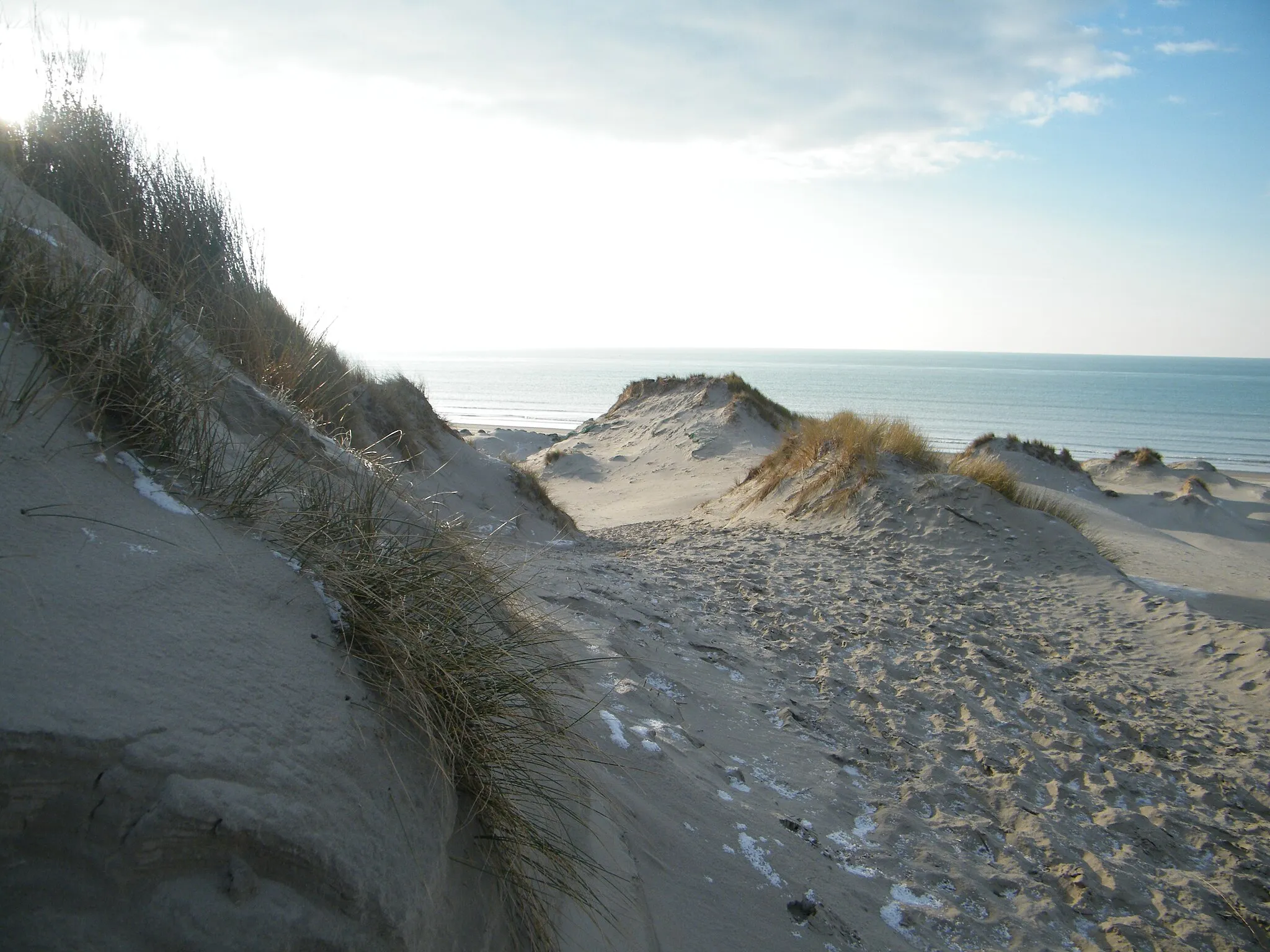 Photo showing: Saint-Quentin-en-Tourmont, Somme, France, la crête des dunes est façonnée en crocs.