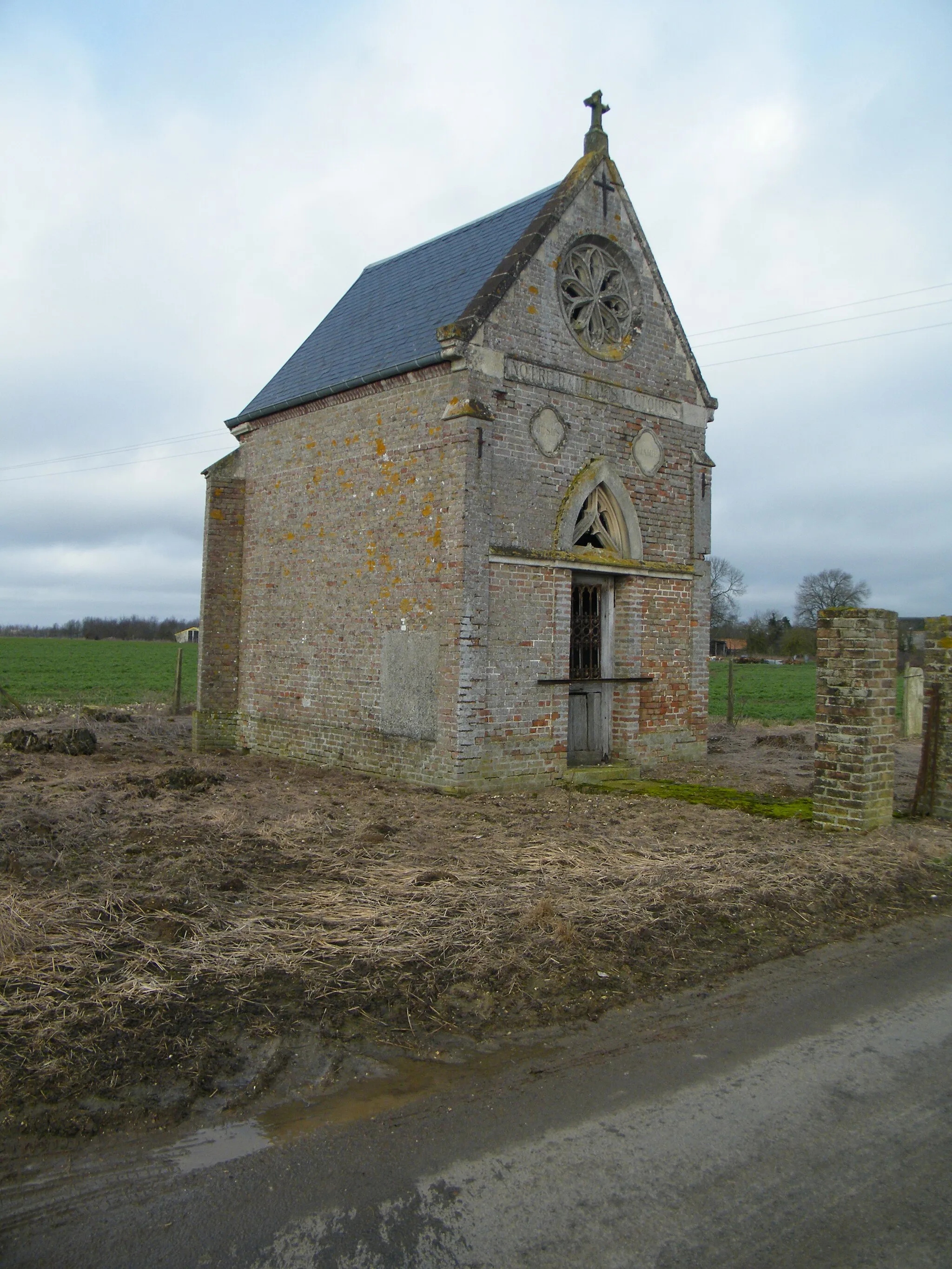 Photo showing: Cavillon, Somme, France, chapelle Notre-Dame-des-Victoires, extérieur du village, vers Oissy.