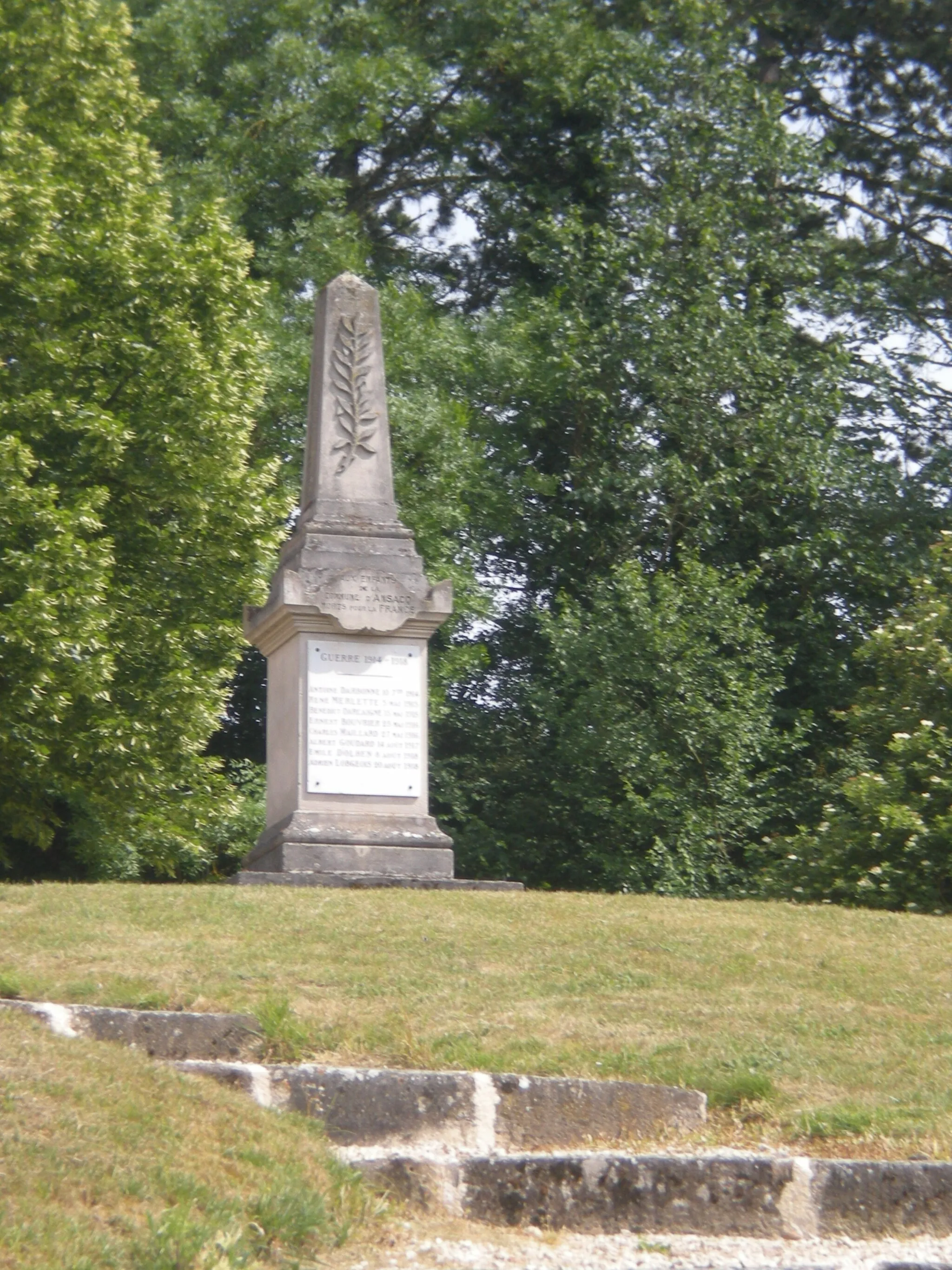 Photo showing: le monument aux morts d'ansacq