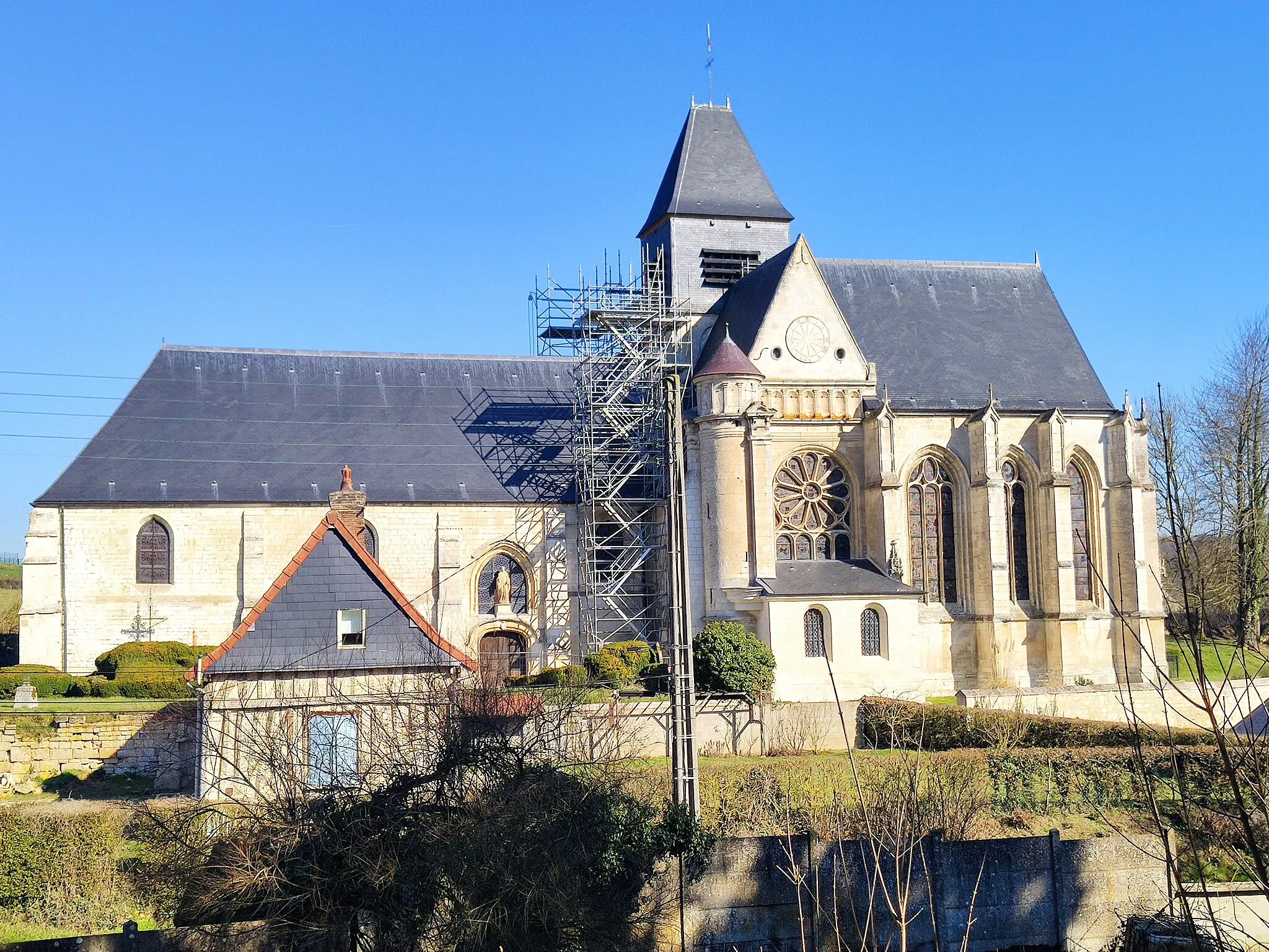 Photo showing: Bonneuil-les-Eaux : Façade sud de l'église