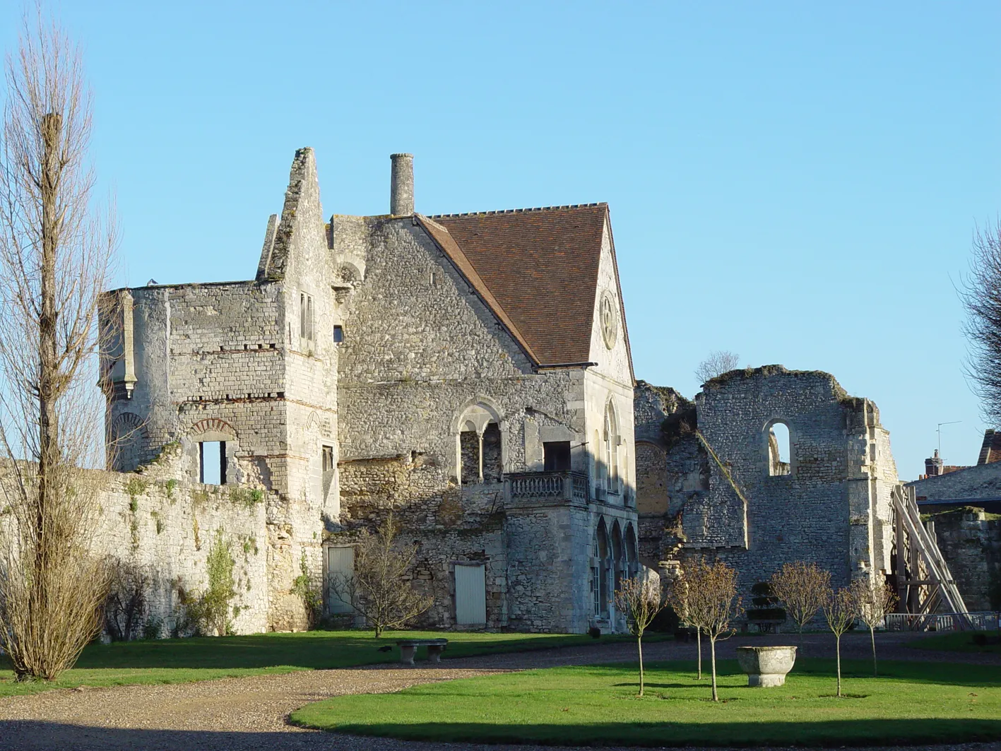 Photo showing: Royal castle of Senlis, France