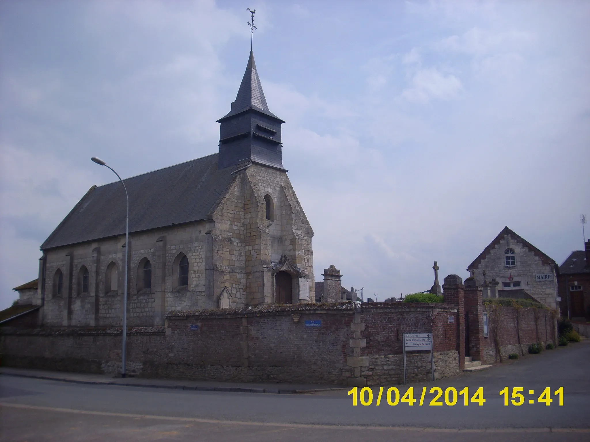 Photo showing: Mairie et église d'Erquinvillers