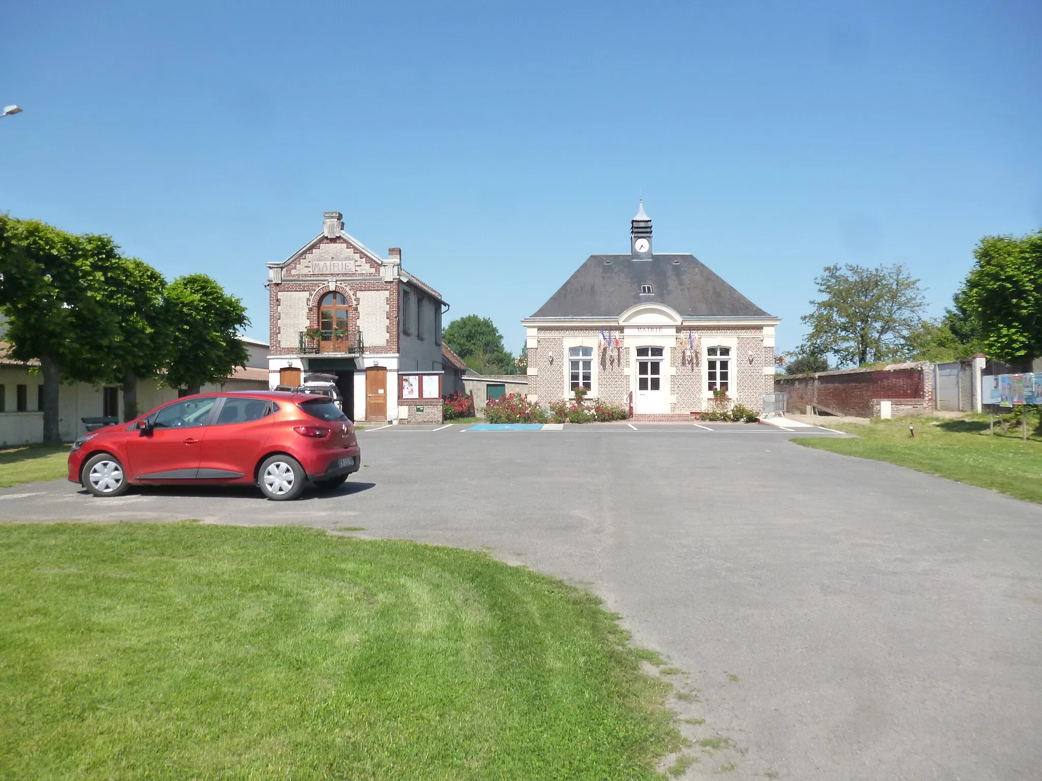 Photo showing: La mairie de Godenvillers (Oise).