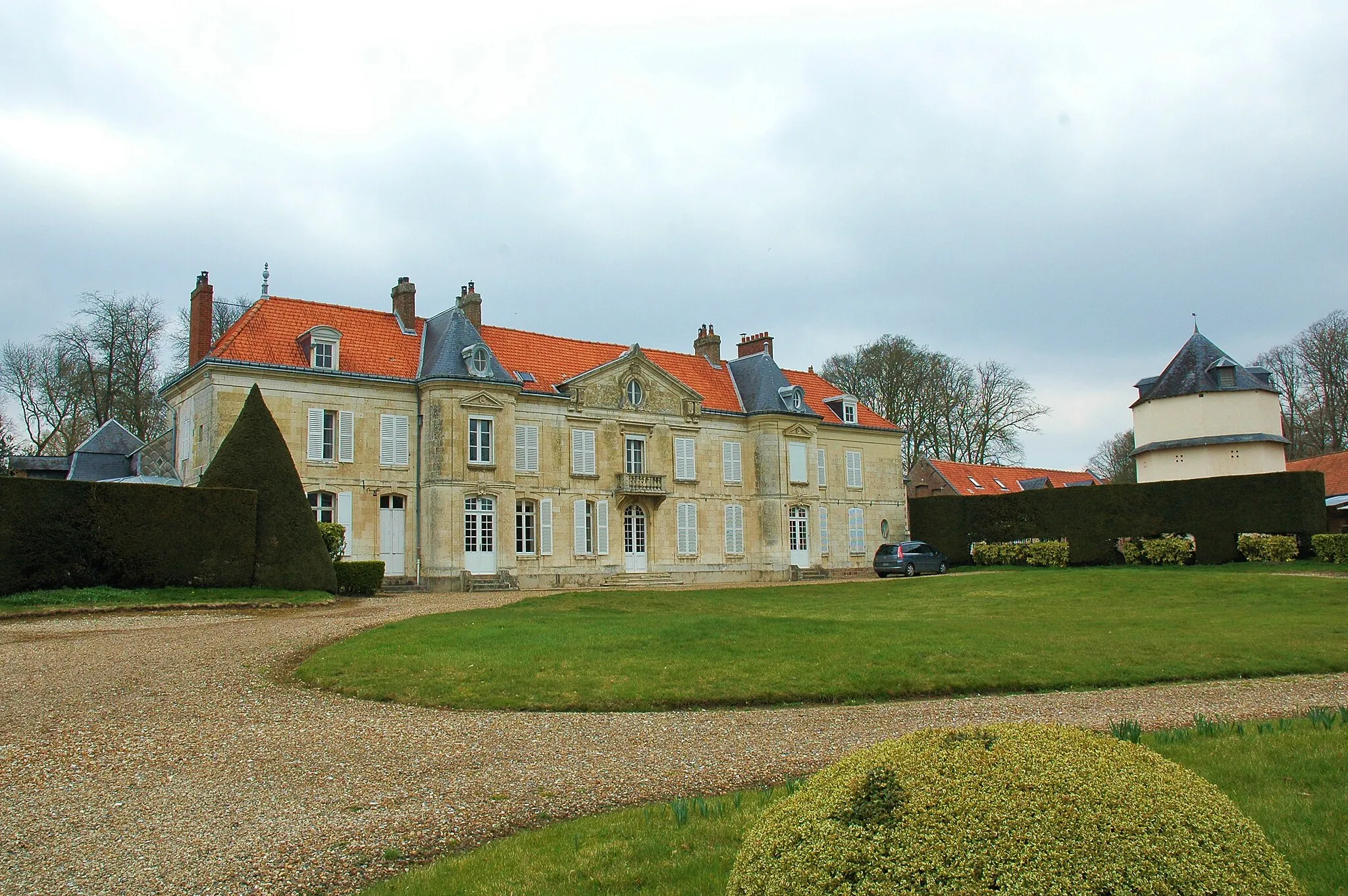 Photo showing: Le Chateau d'en haut, Belloy-sur-Somme, Somme, France.