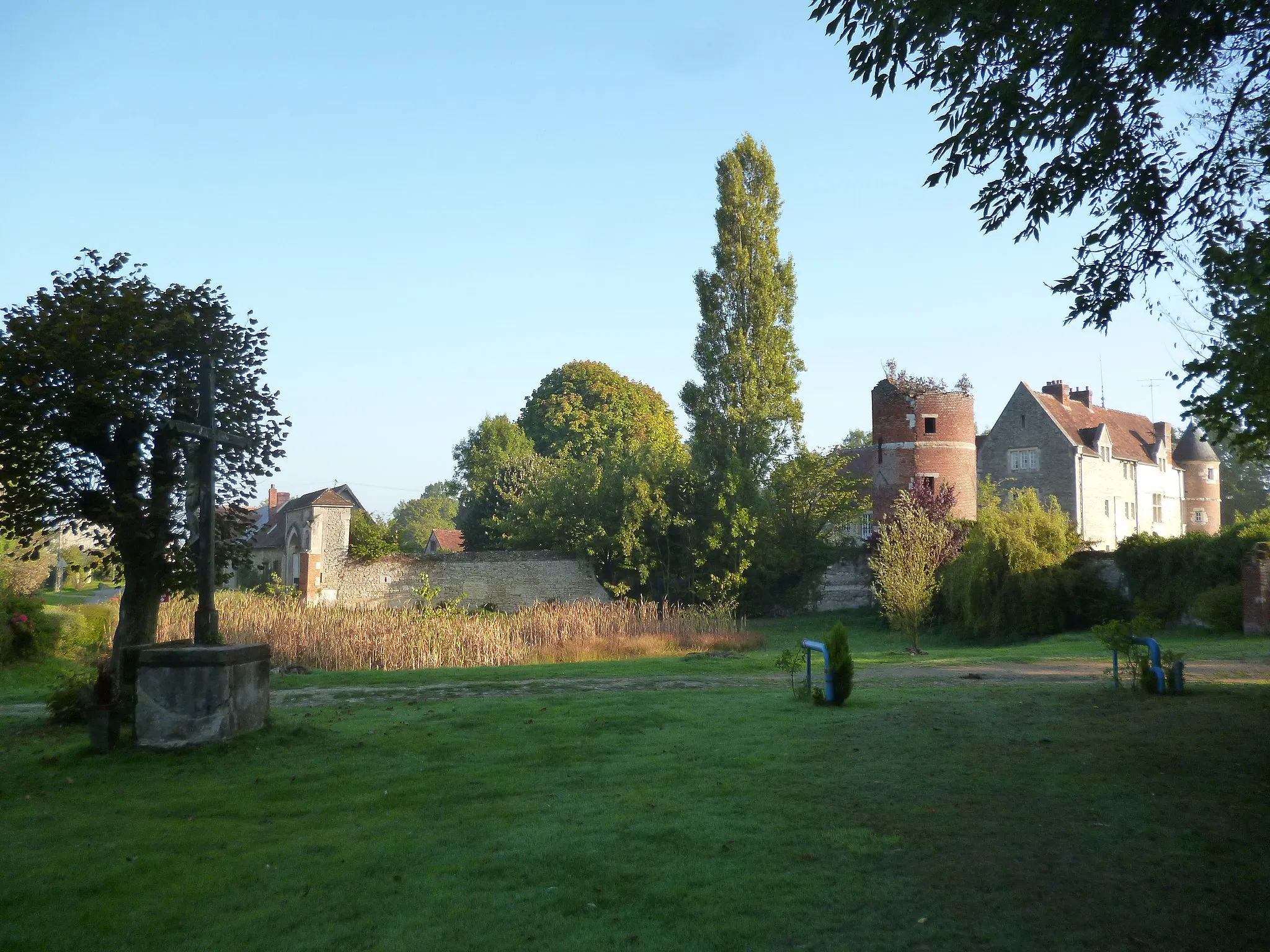 Photo showing: Manoir des Trois-Etots, sur la commune de Cernoy (Oise).