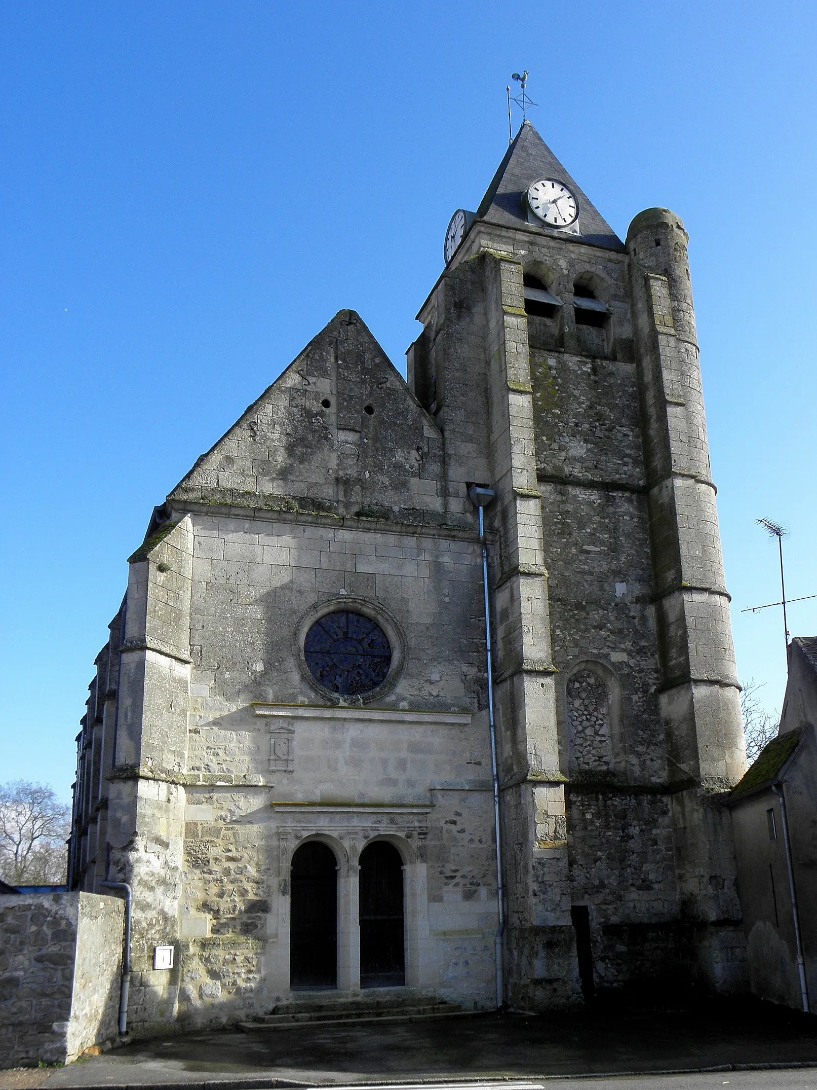 Photo showing: Église Saint-Aubin de Lévignen (60). Façade occidentale.