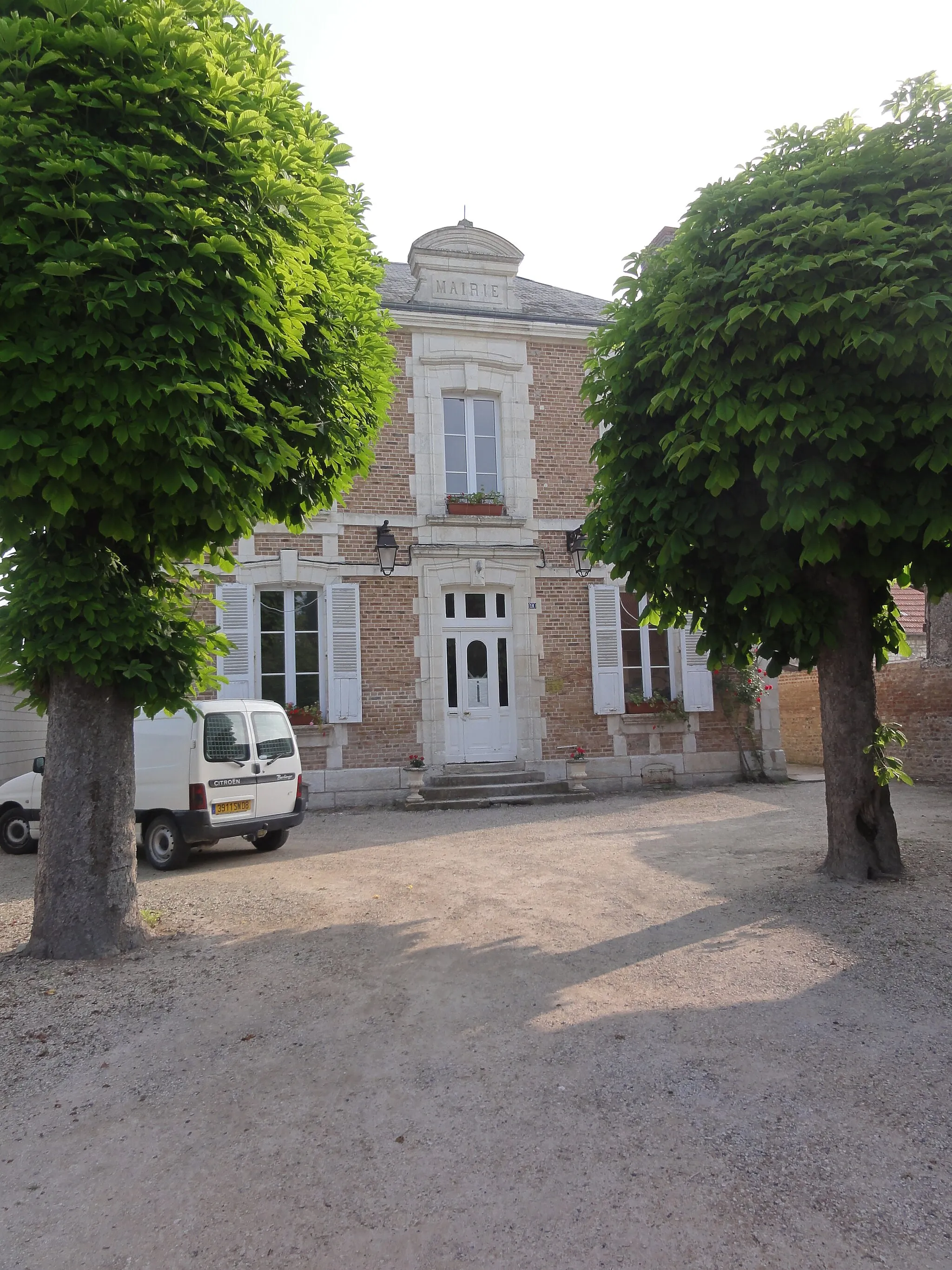 Photo showing: Brienne-sur-Aisne (Ardennes) Mairie