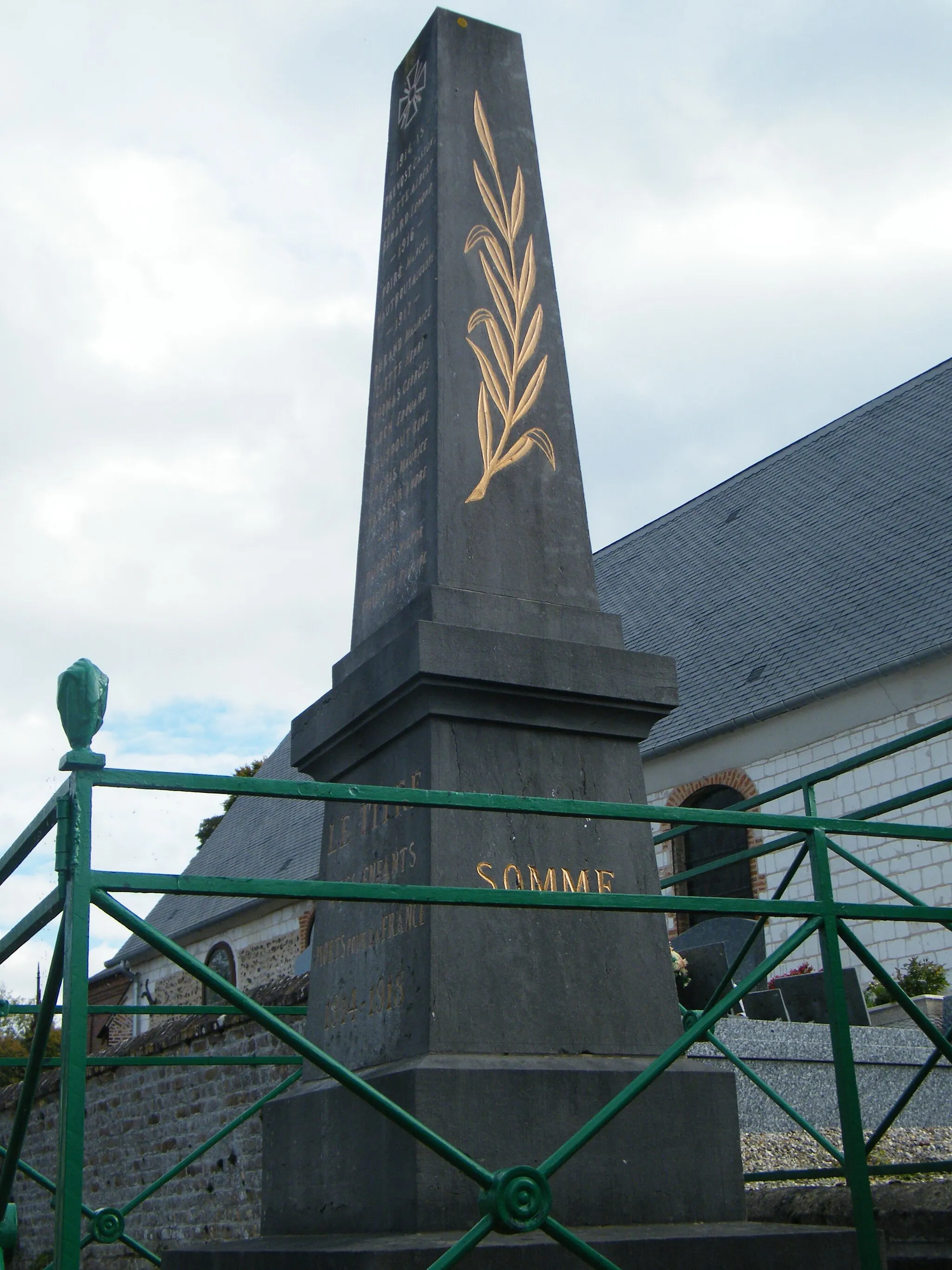 Photo showing: Le Titre, Somme, Fr, monument aux morts.