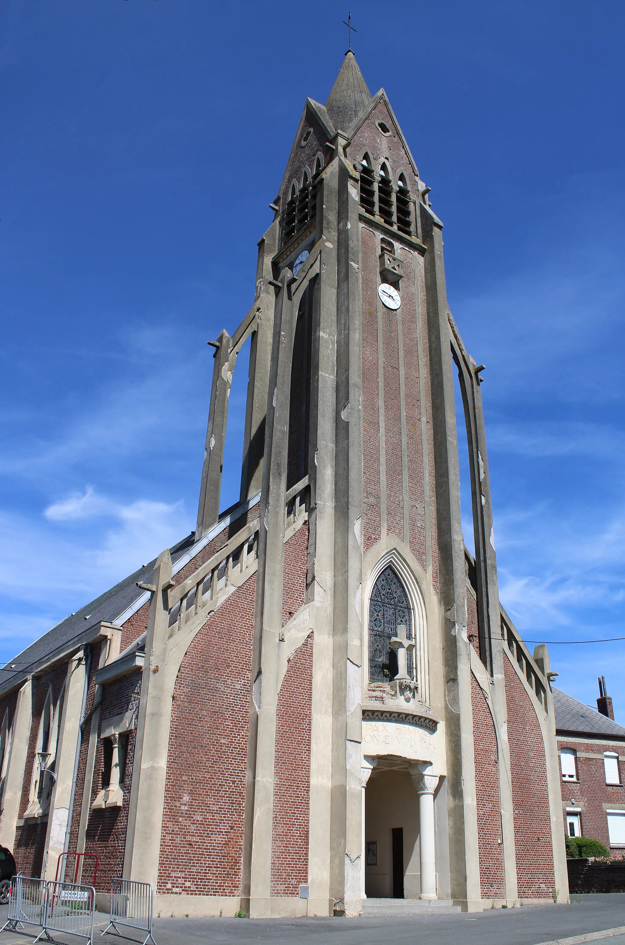 Photo showing: L'église