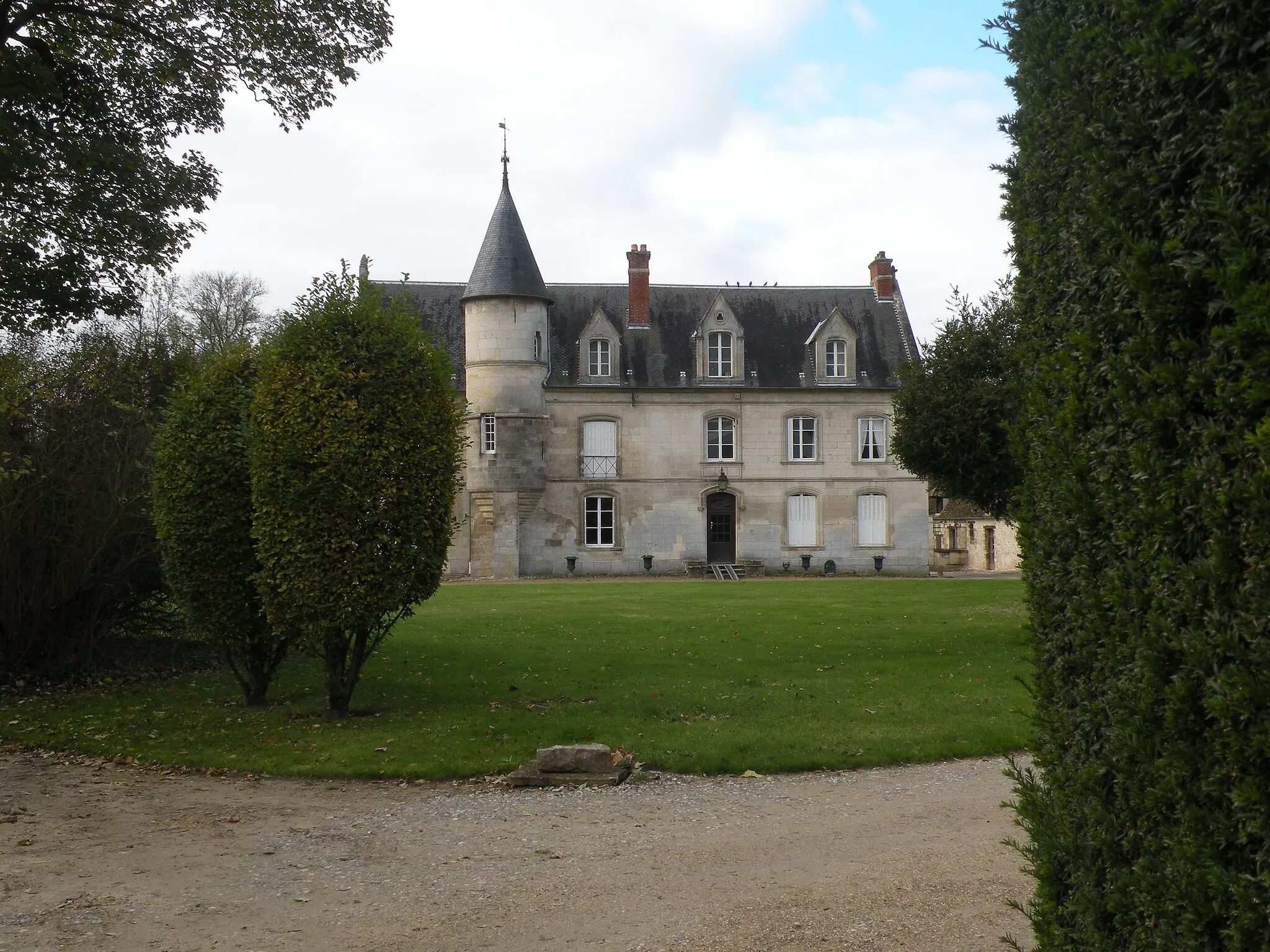Photo showing: Château des Étournelles