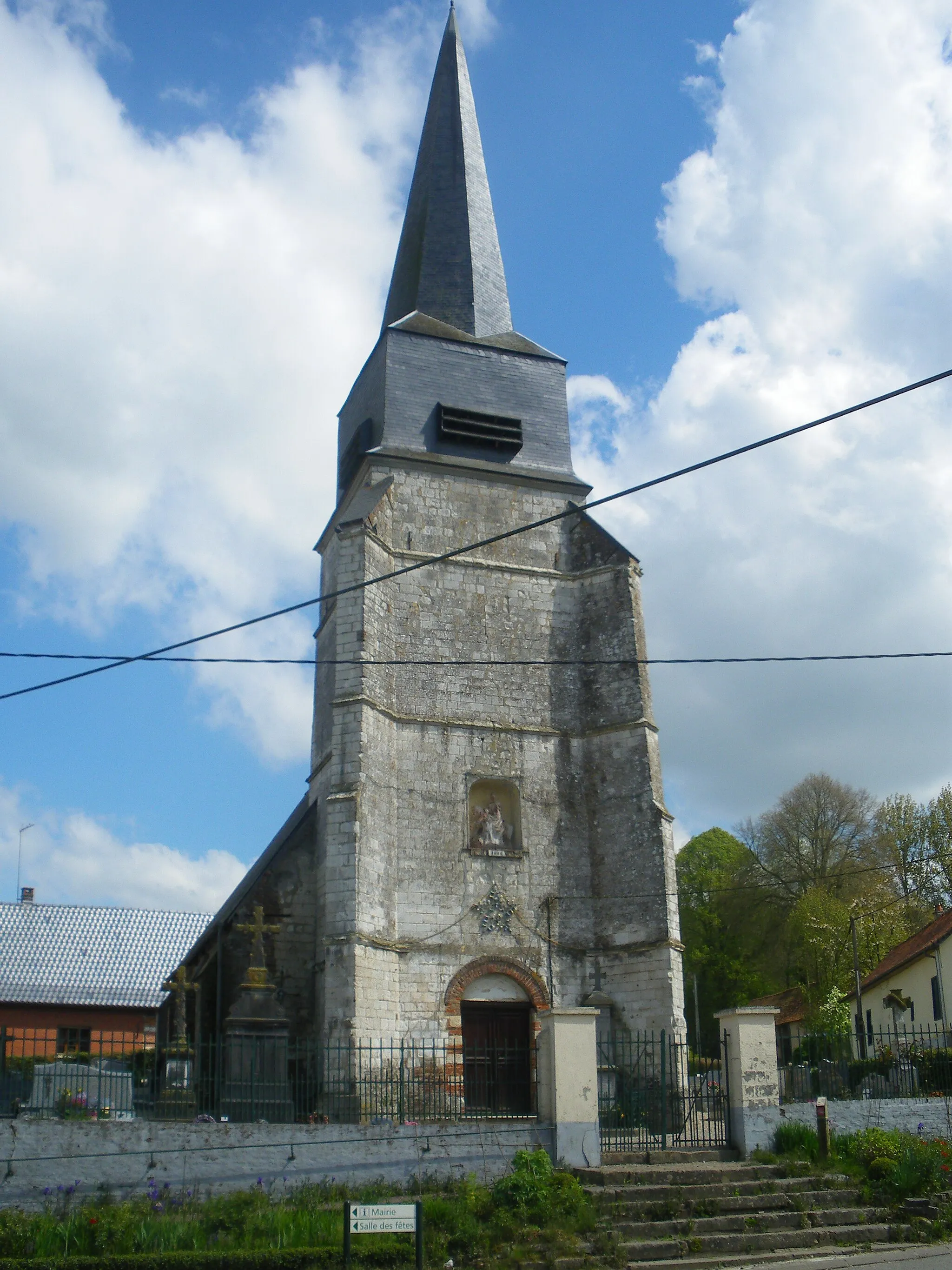 Photo showing: Vue de l'église Saint-Martin de Nœux-lès-Auxi.