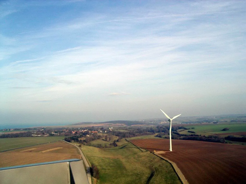 Photo showing: éoliennes d'assigny