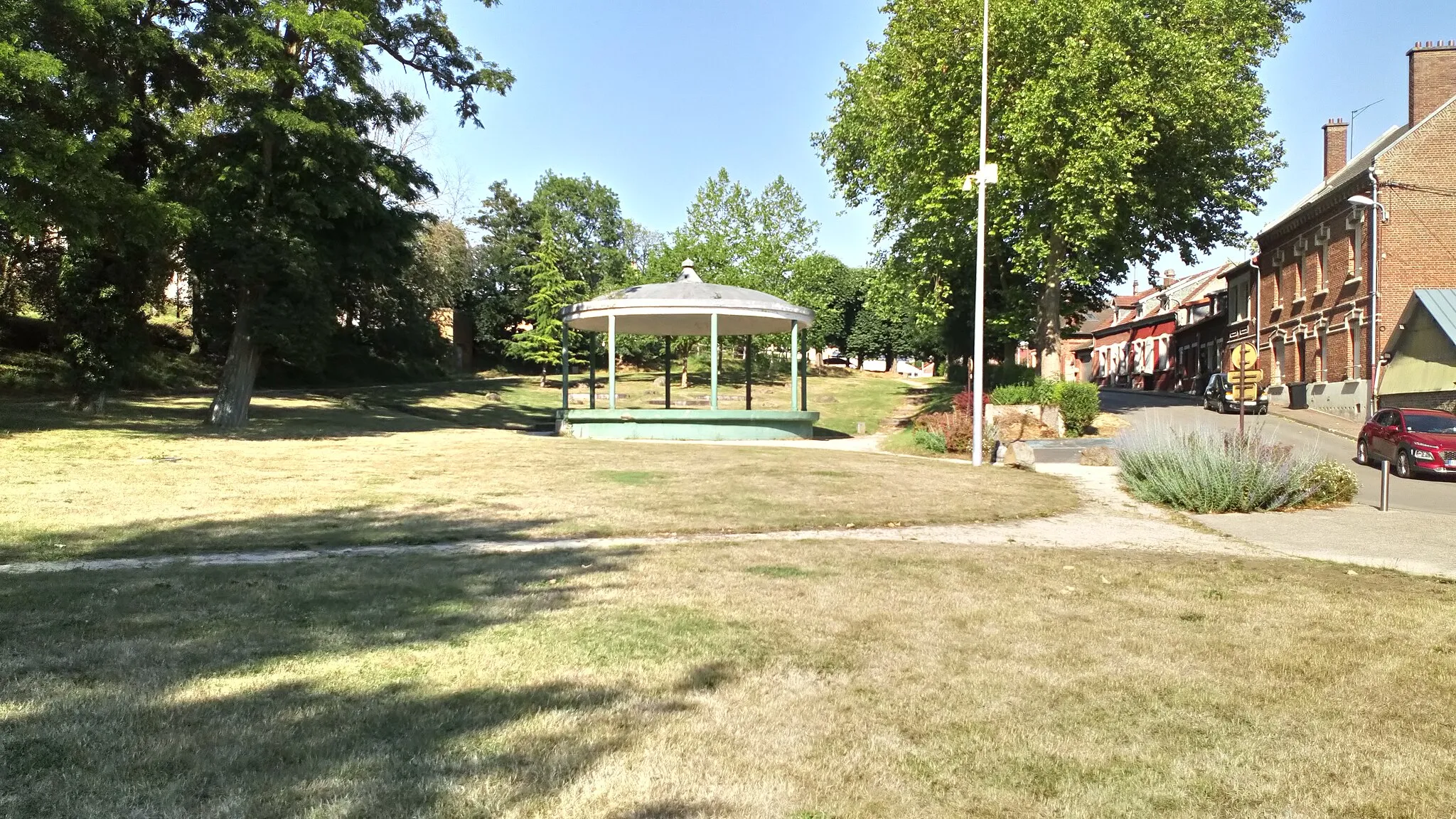 Photo showing: Jardin anglais de Montdidier (Somme) kiosque 5