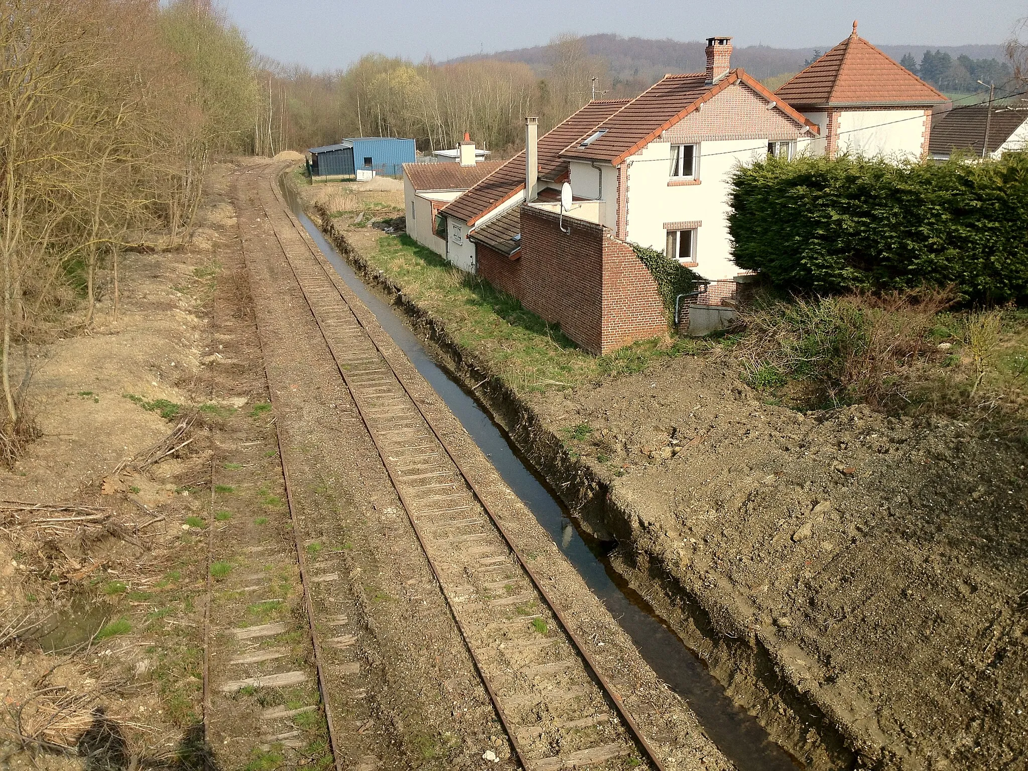 Photo showing: This is a view of the old train station of Barisis-Aux-Bois (2012-03-25)