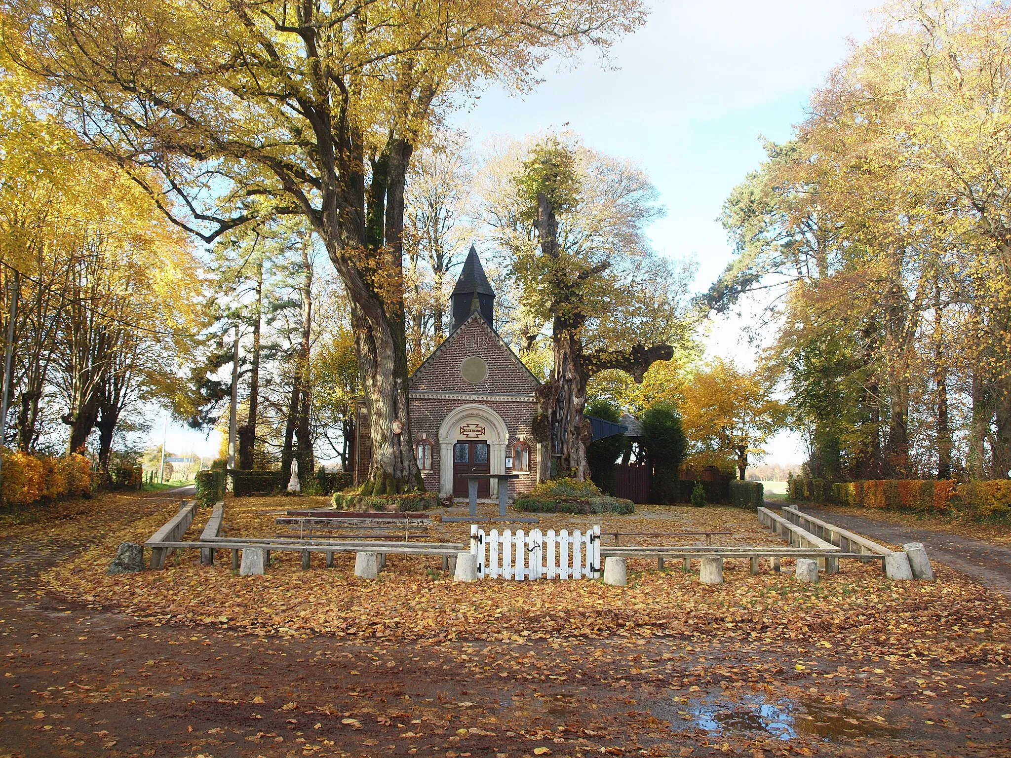 Photo showing: Chapelle du Dieu de Pitié de Lannoy-Cuillère (Oise, France)