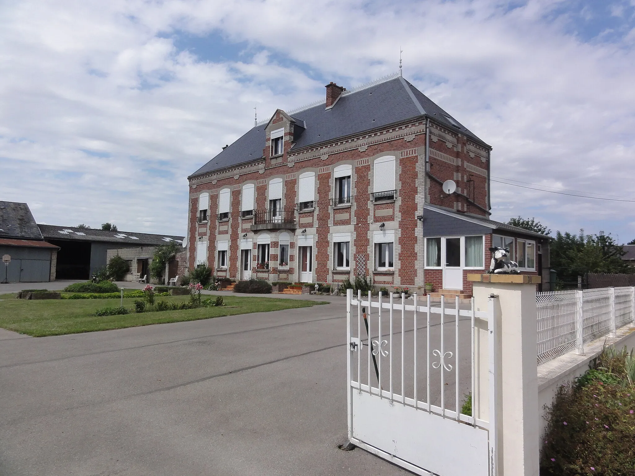 Photo showing: Annois (Aisne) château