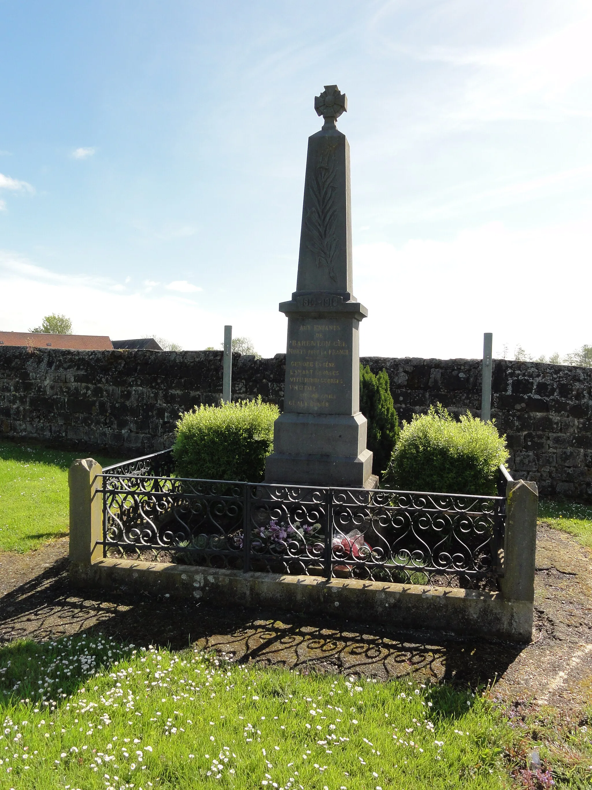 Photo showing: Barenton-Cel (Aisne) monument aux morts