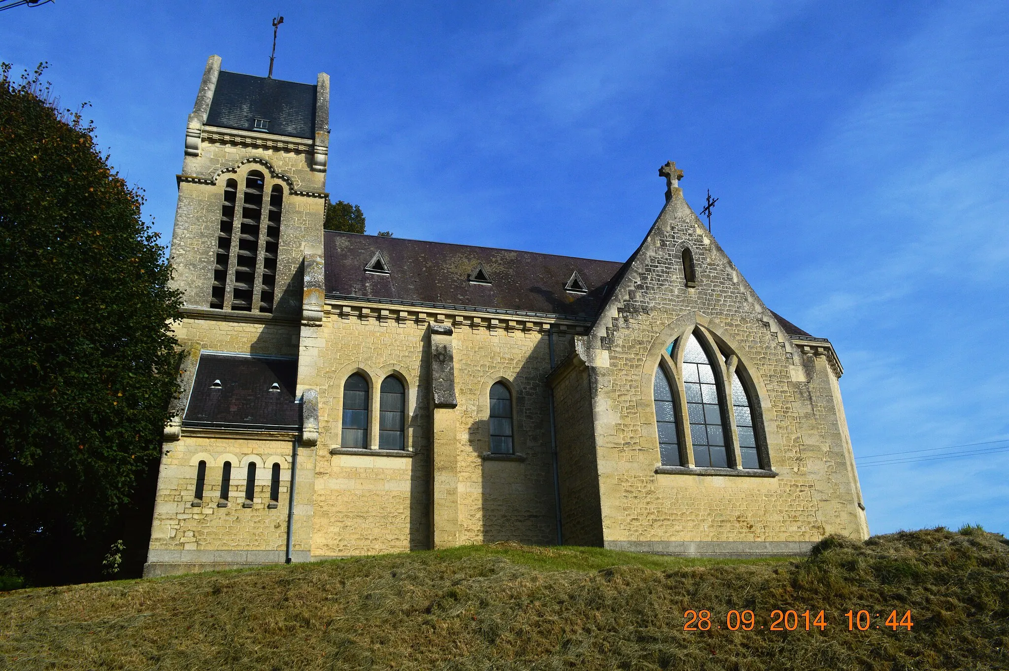 Photo showing: Bassoles-Aulers Church St.Peter - St. Paul