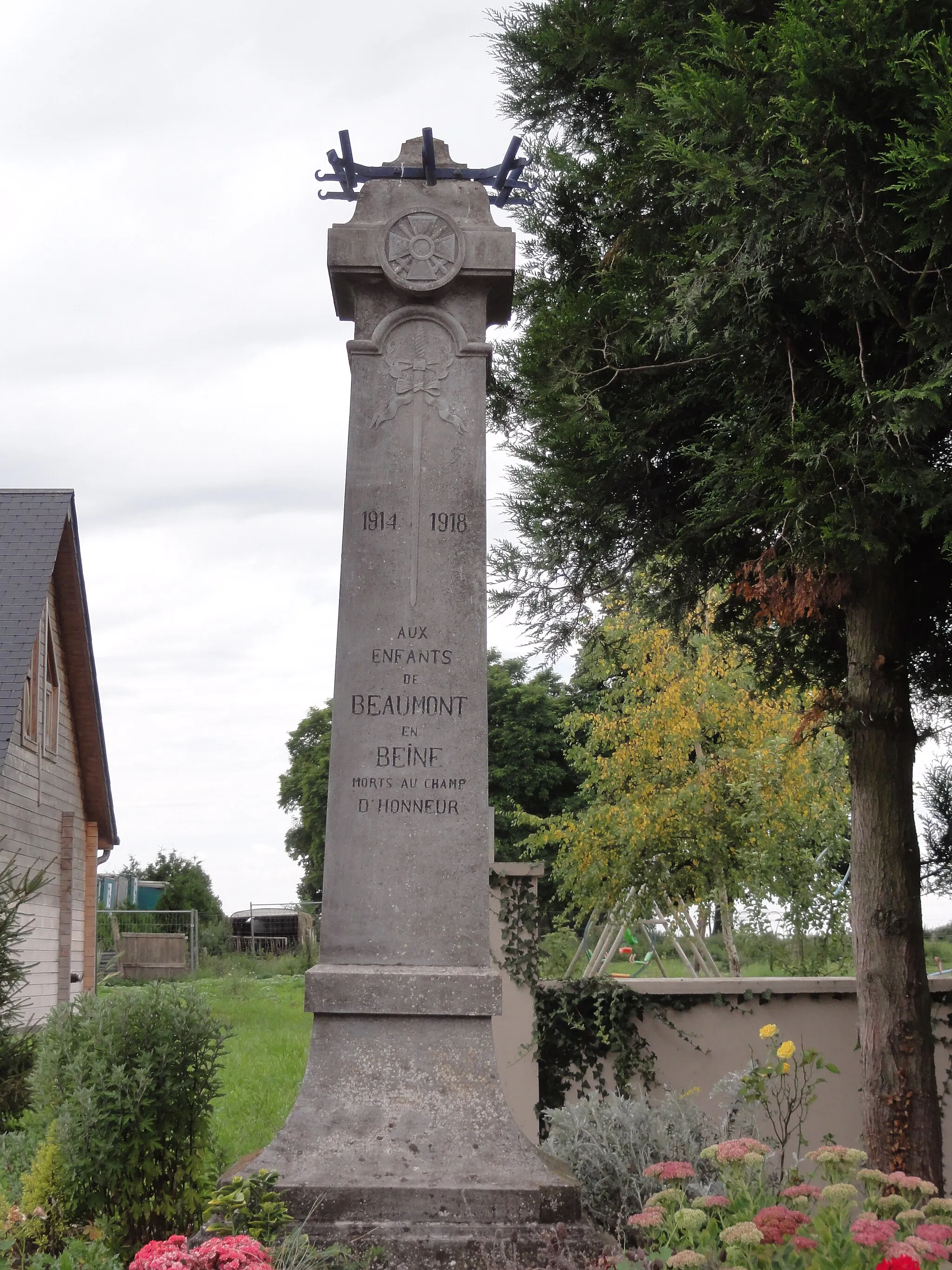Photo showing: Beaumont-en-Beine (Aisne) monument aux morts