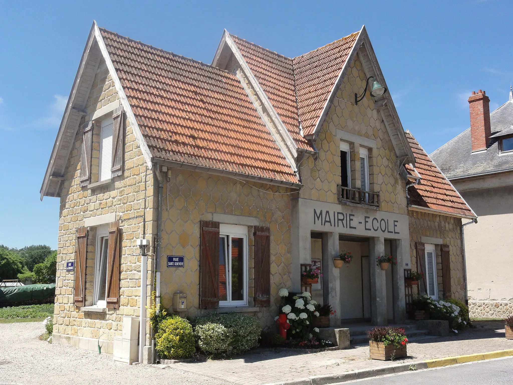 Photo showing: Bertricourt (Aisne) mairie-école