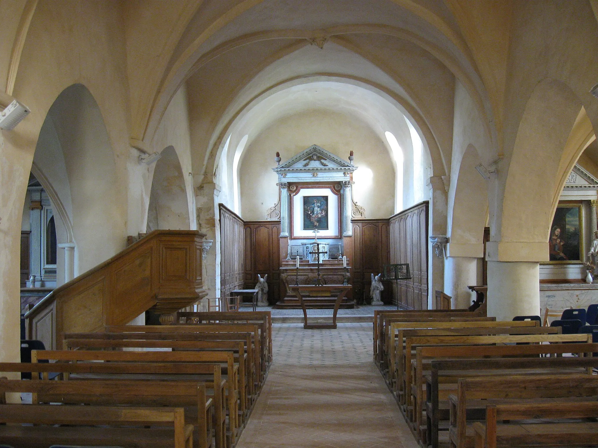 Photo showing: Intérieur de l'église Saint-Rufin-et-Saint-Valère de Bézu-le-Guéry. (département de l'Aisne , région Picardie).