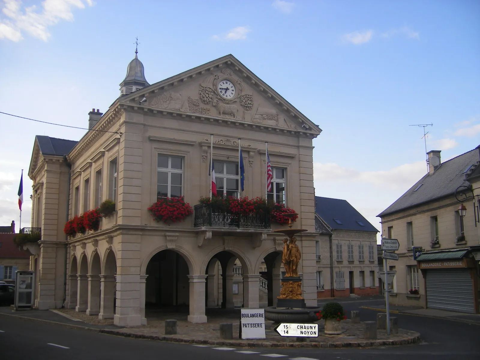 Photo showing: Blérancourt - Town Hall