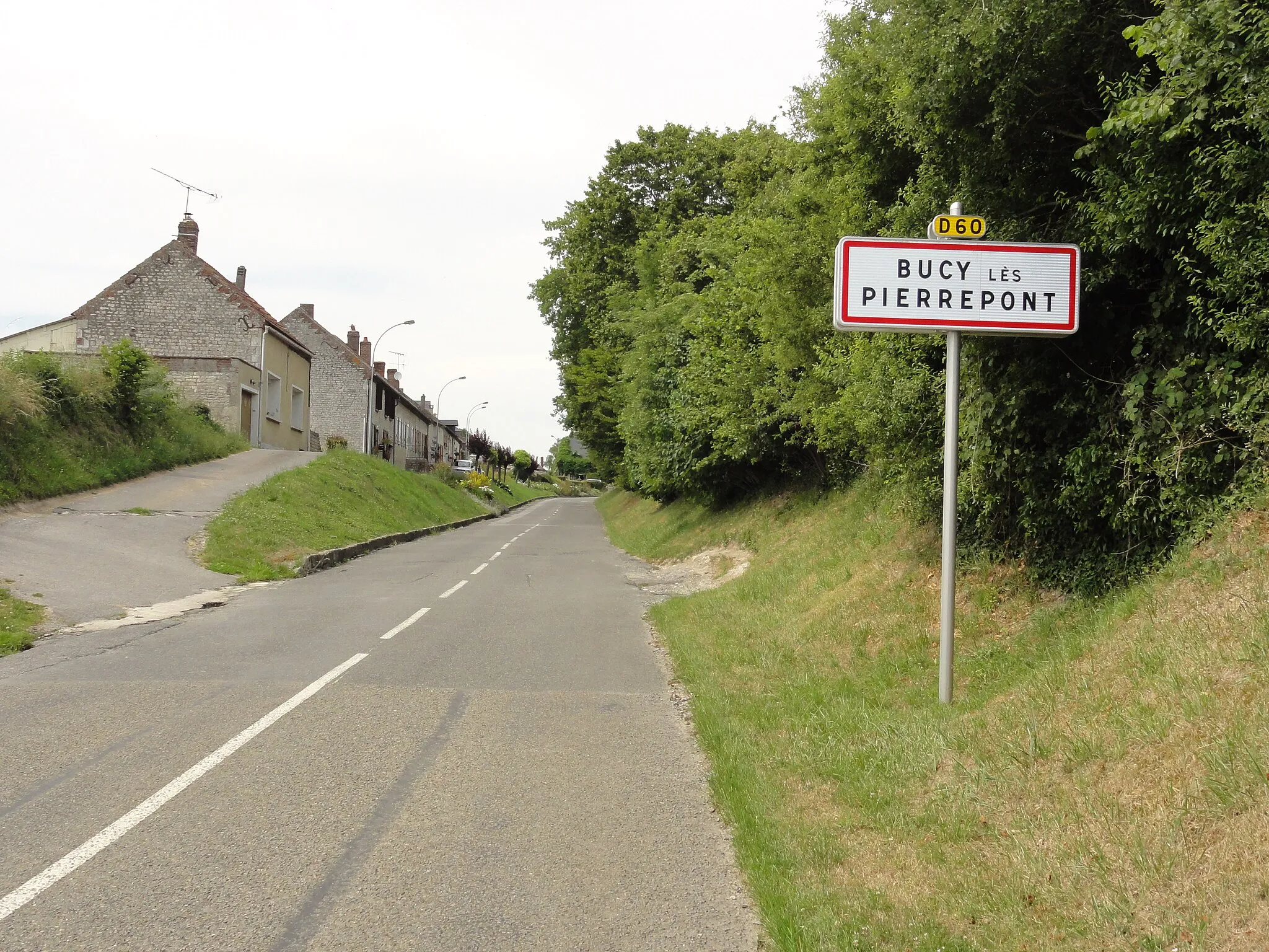 Photo showing: Bucy-lès-Pierrepont (Aisne) city limit sign