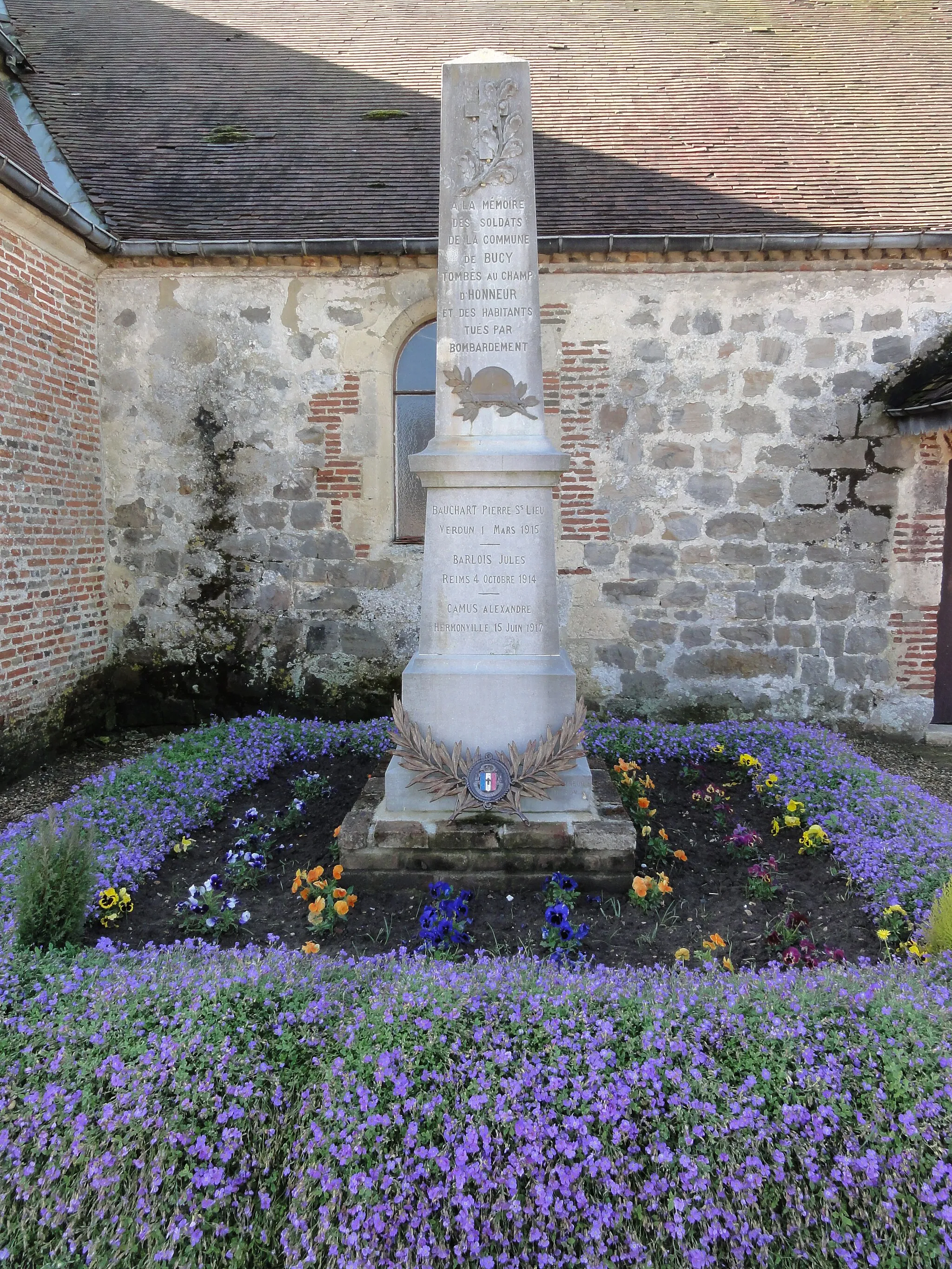 Photo showing: Bucy-lès-Cerny (Aisne) monument aux morts