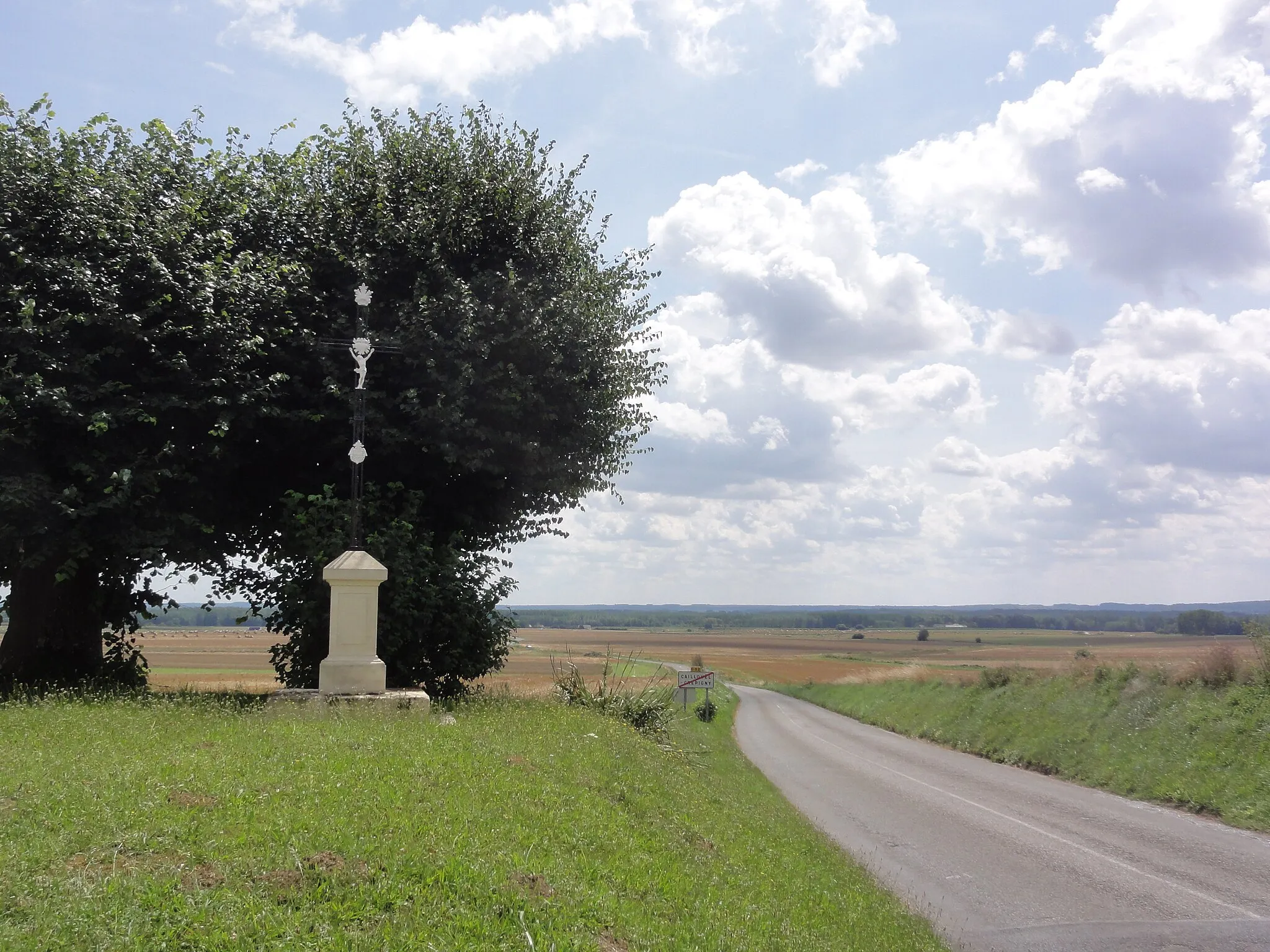 Photo showing: Caillouël-Crépigny (Aisne) croix de chemin à Crépigny