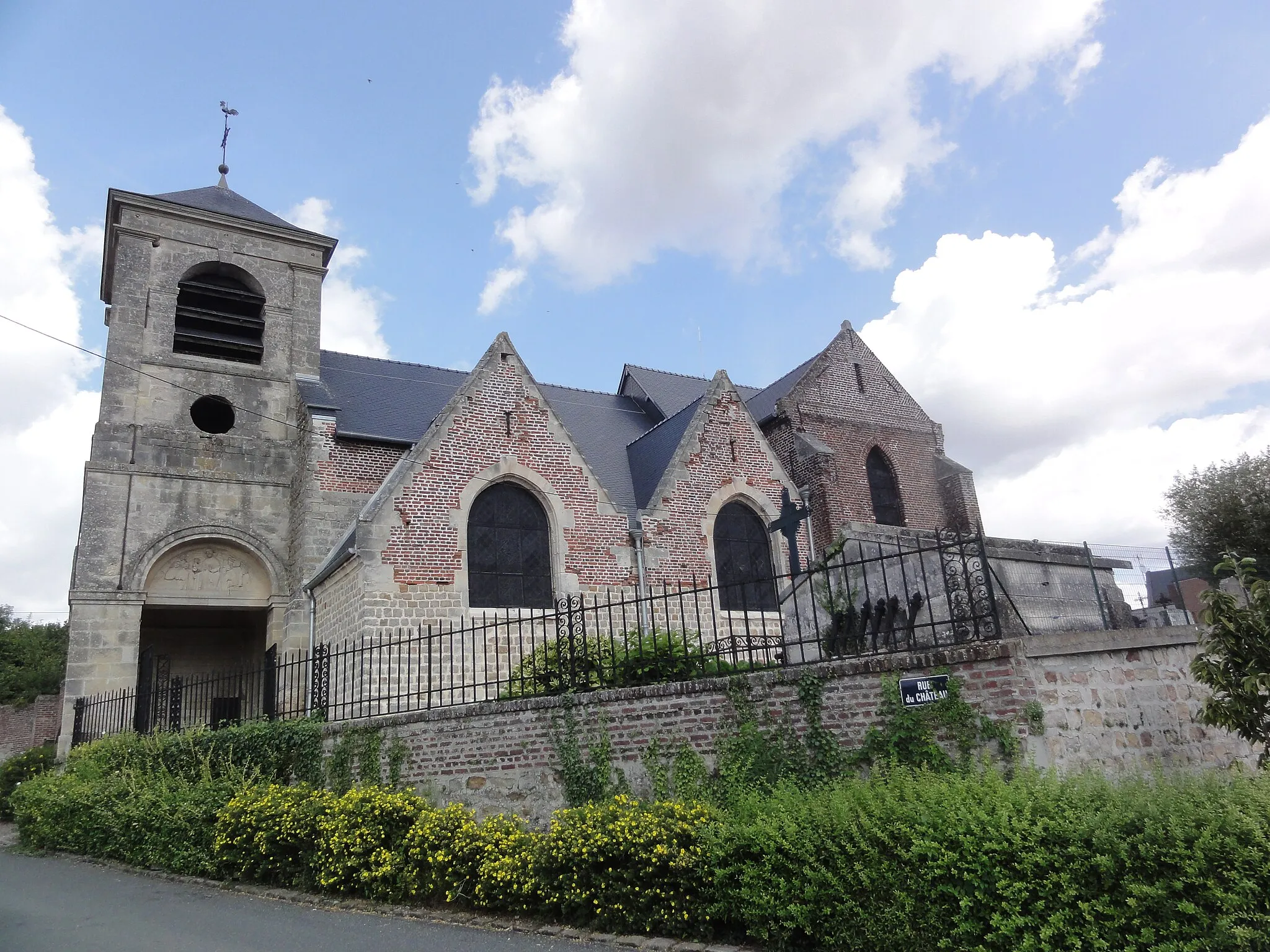 Photo showing: Caillouël-Crépigny (Aisne) église Saint-Pierre, vue du sud