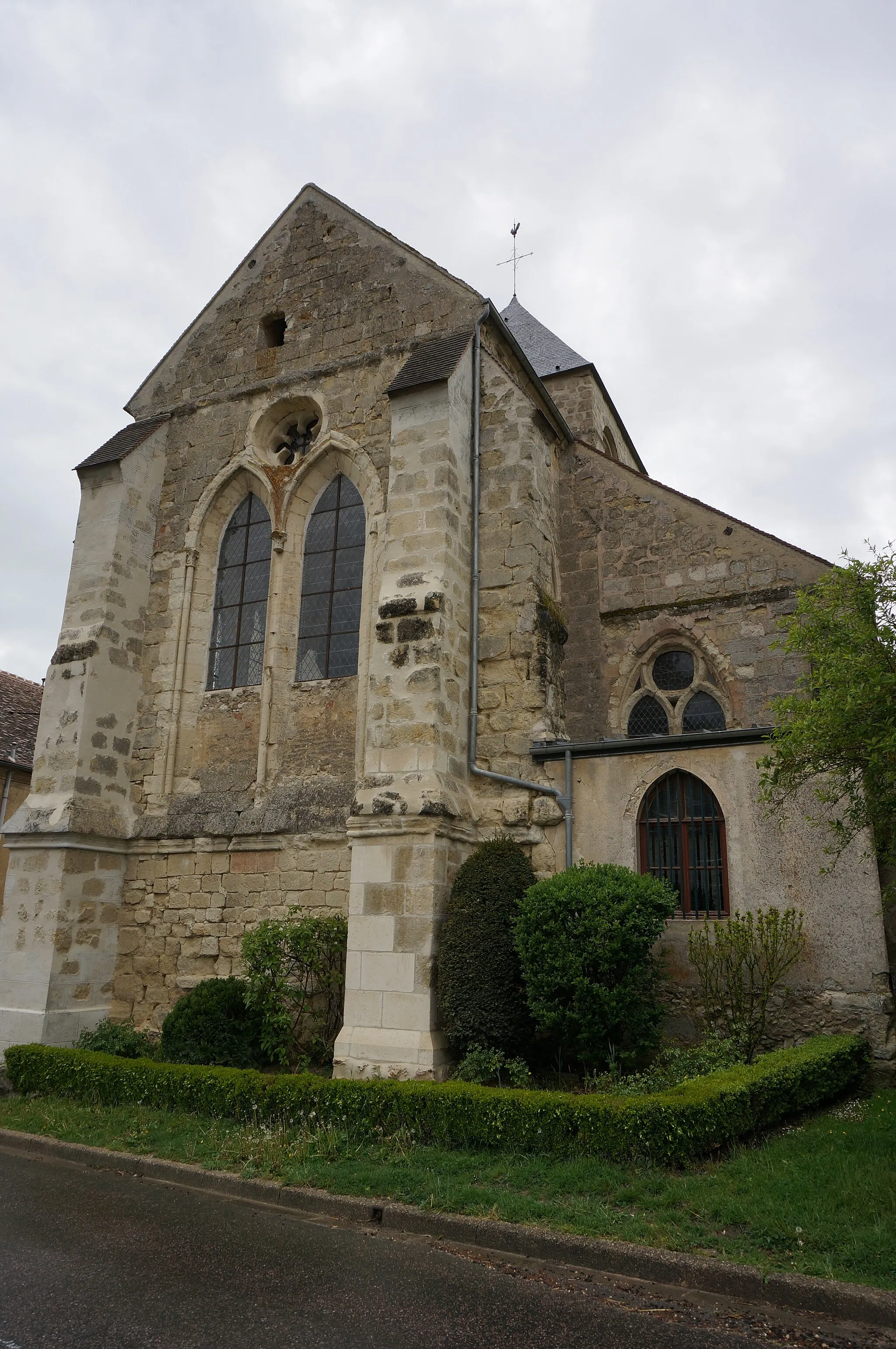 Photo showing: Vue de l'église de la Nativité de la Vierge de Celles-lès-Condé.