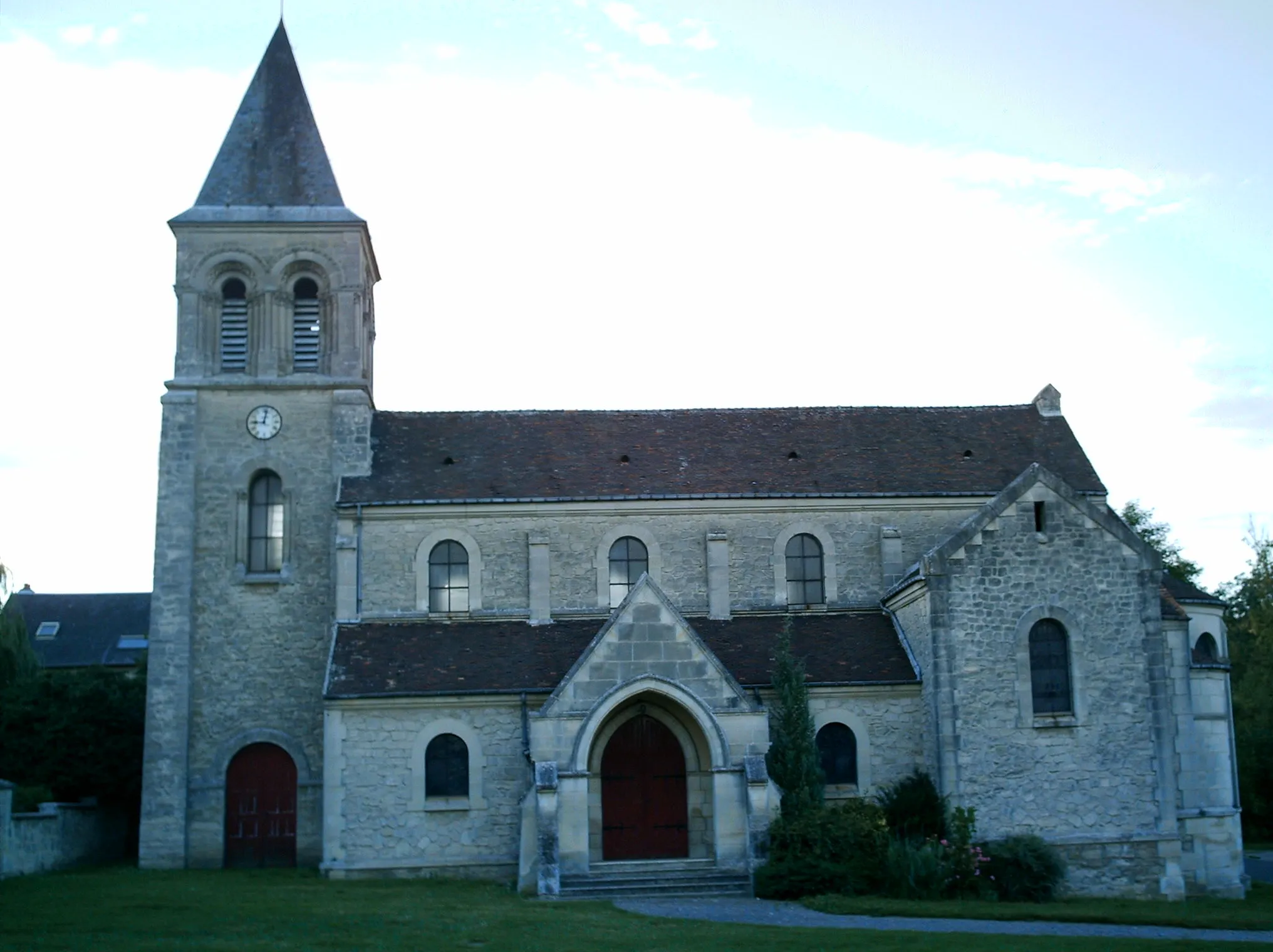 Photo showing: Eglise de la Commune de CHEVREGNY (02000 FRANCE)