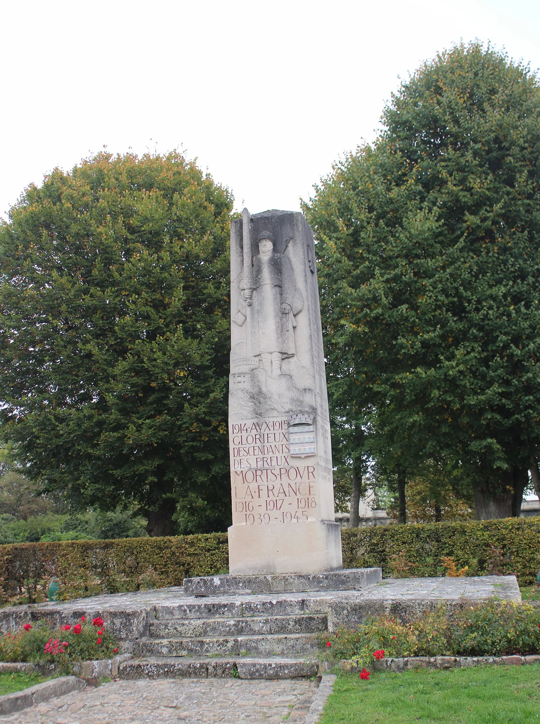 Photo showing: Le monument aux morts