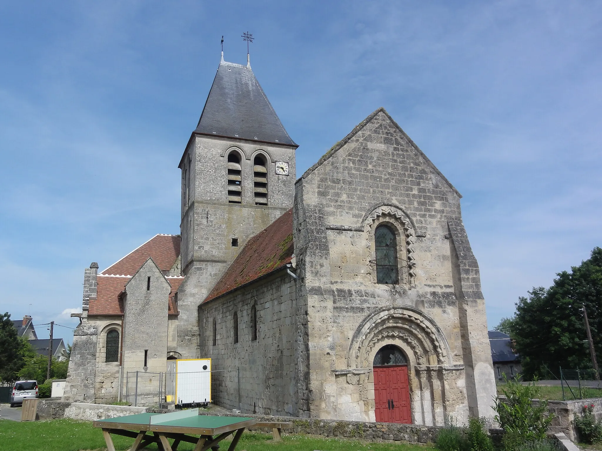 Photo showing: Église Saint-Pierre et Saint-Paul de Condé-sur-Aisne