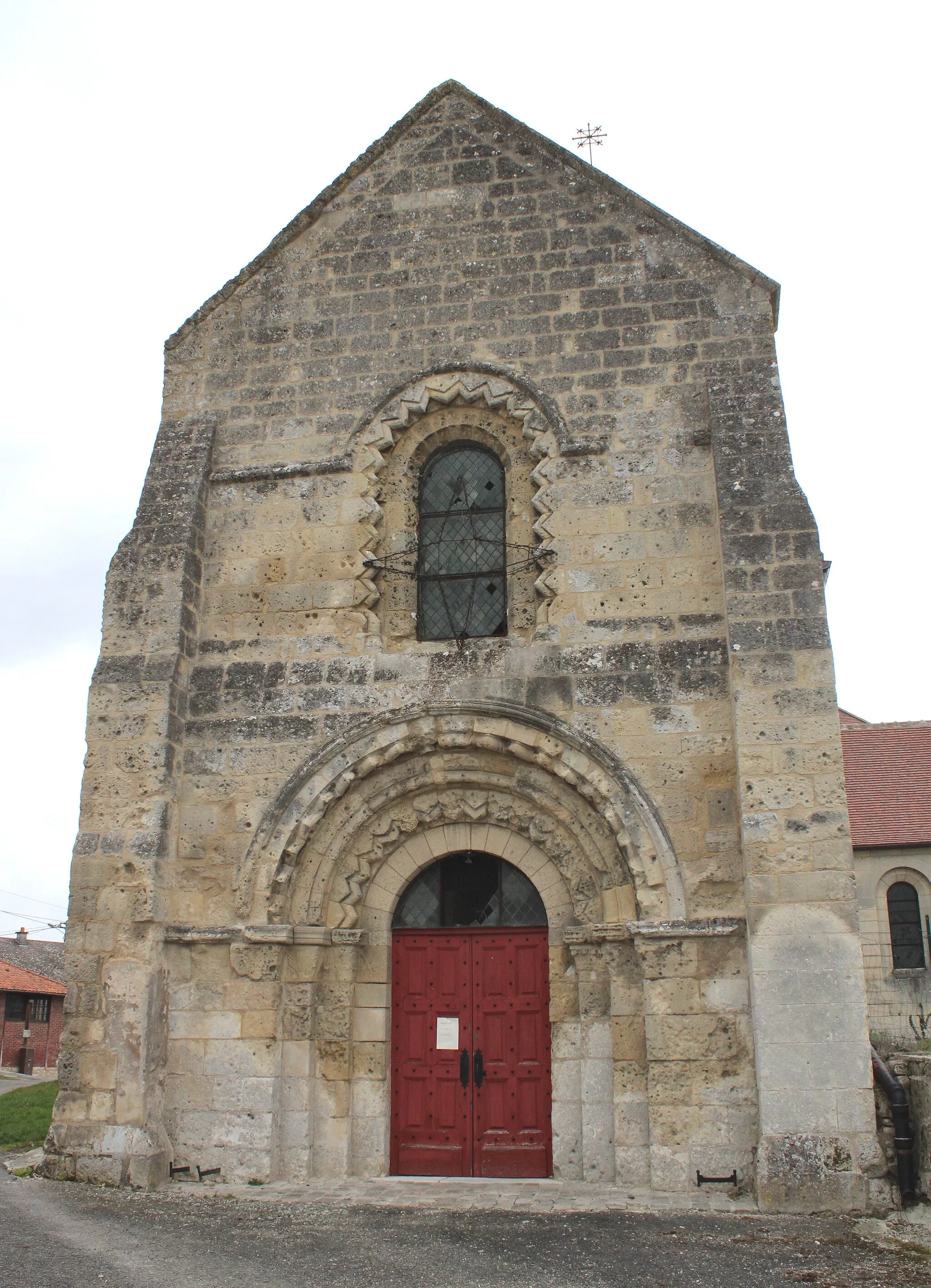 Photo showing: Façade de l'église.