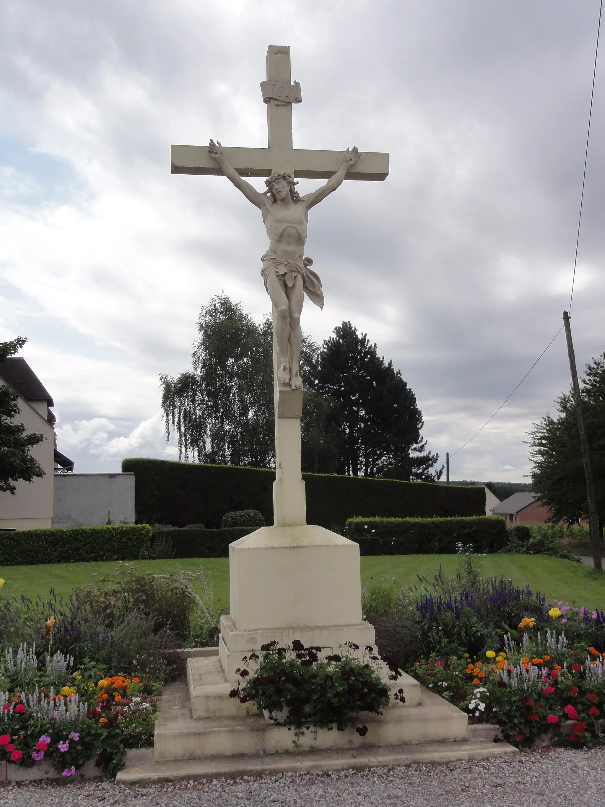 Photo showing: Cugny (Aisne) calvaire (croix de chemin)