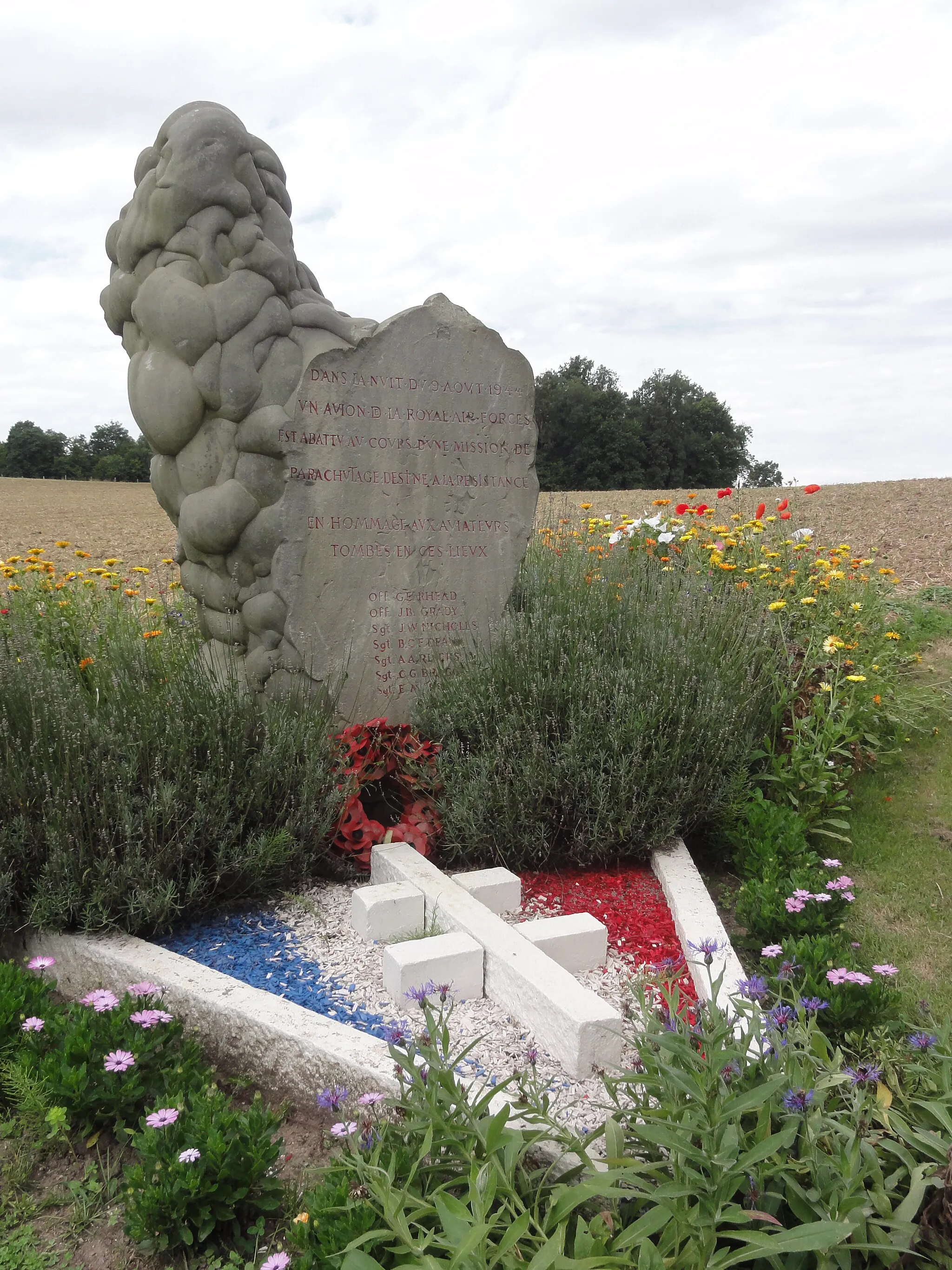 Photo showing: Cugny (Aisne) monument des aviateurs 1944